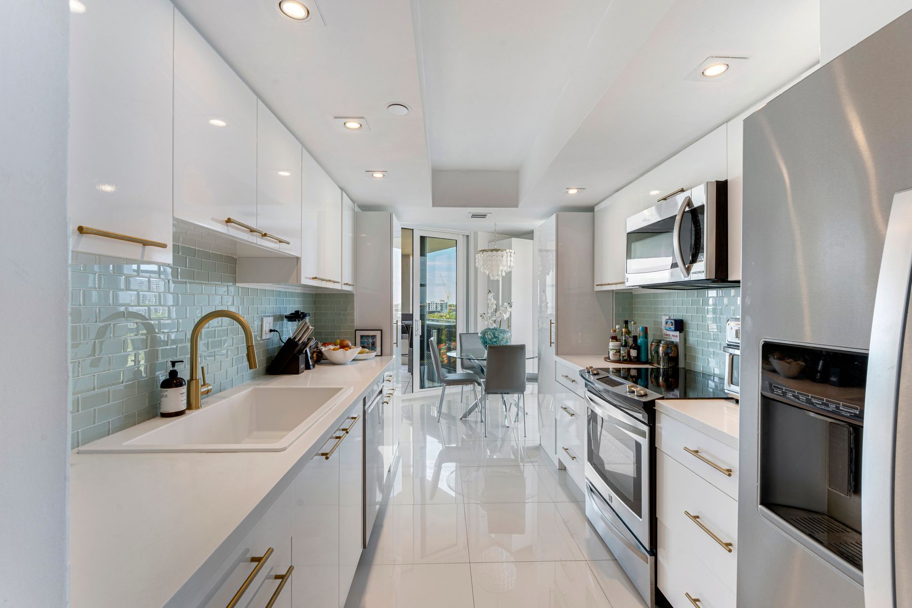 1000 Quayside Terrace Miami FL 33138