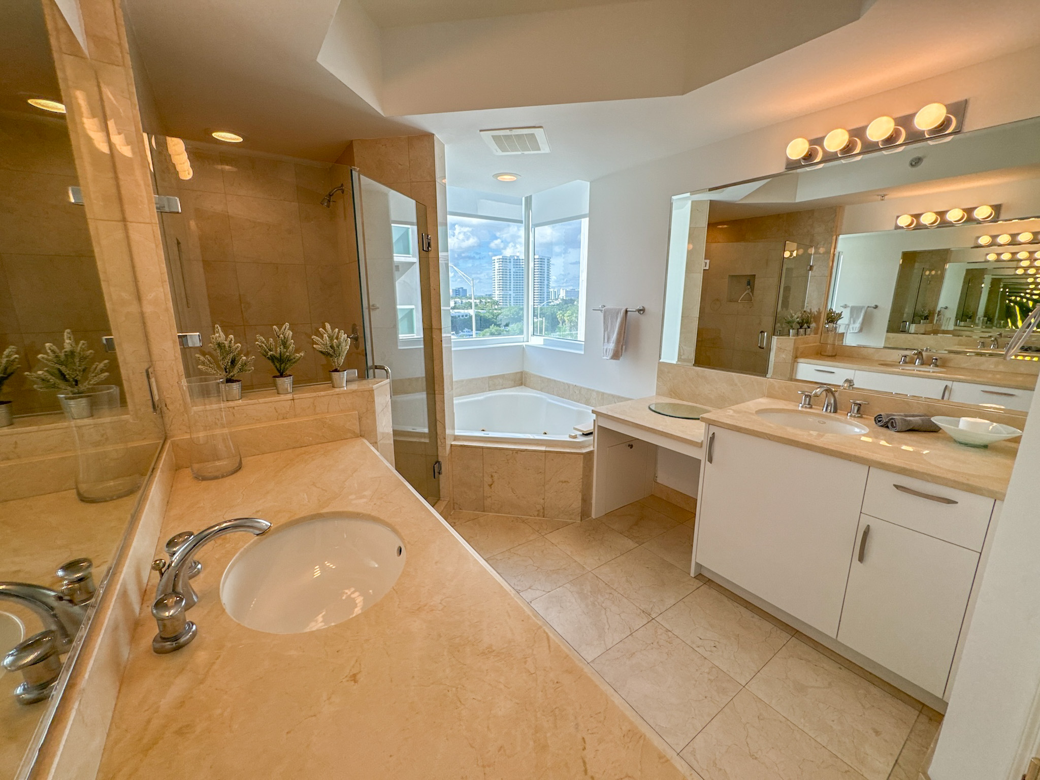 19400 Turnberry Way Aventura FL 33180