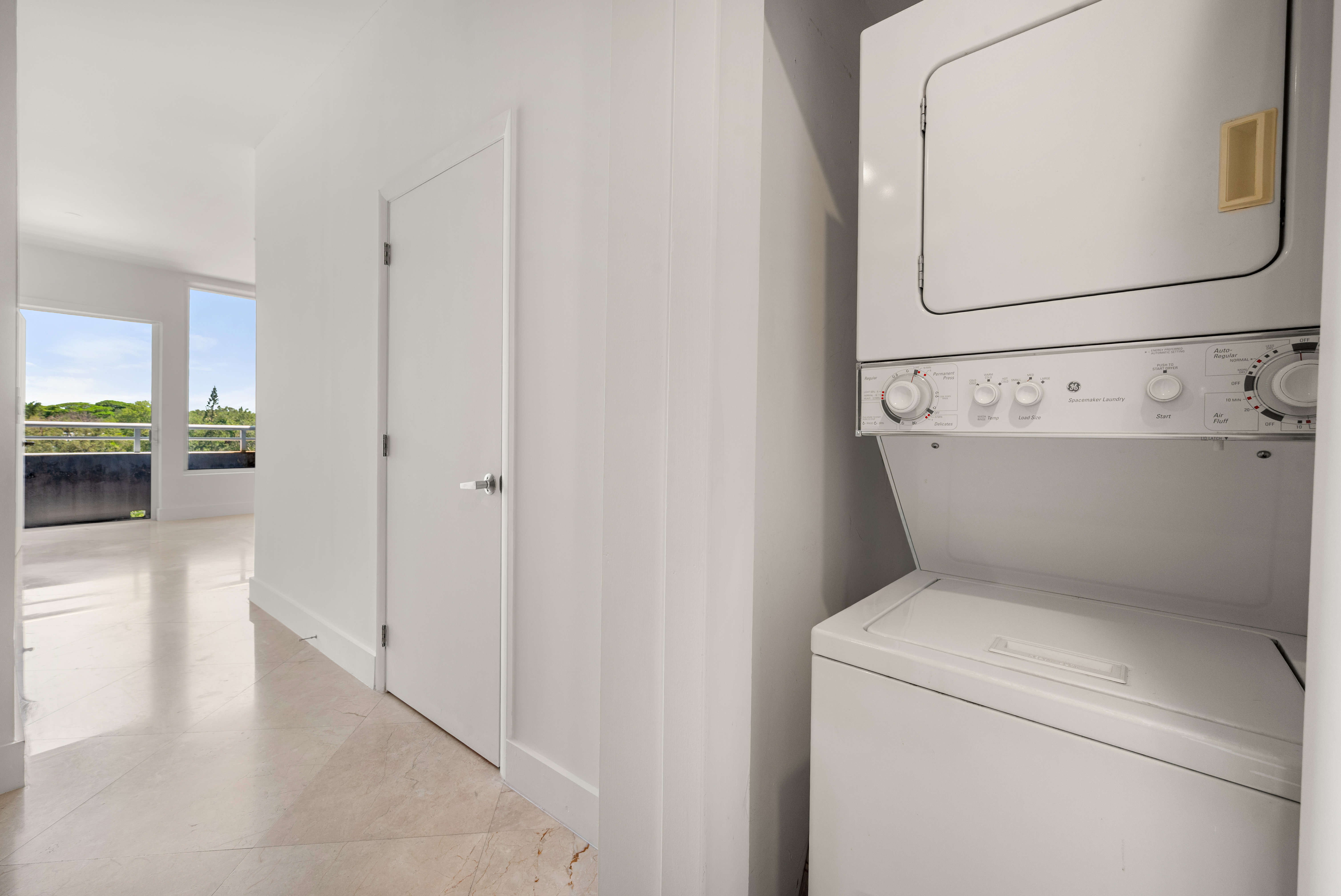 3250 Grand Avenue Miami FL 33133
