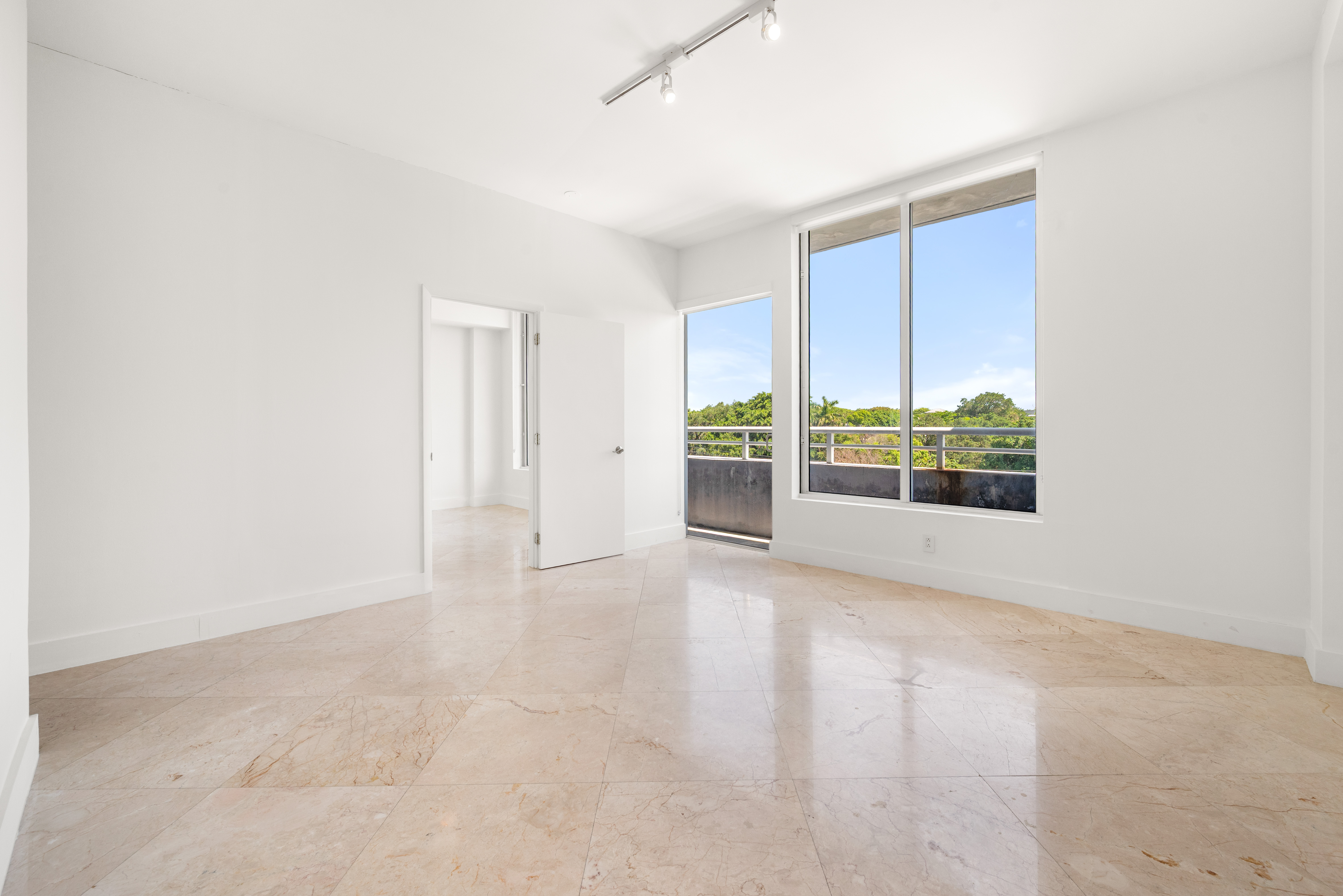 3250 Grand Avenue Miami FL 33133
