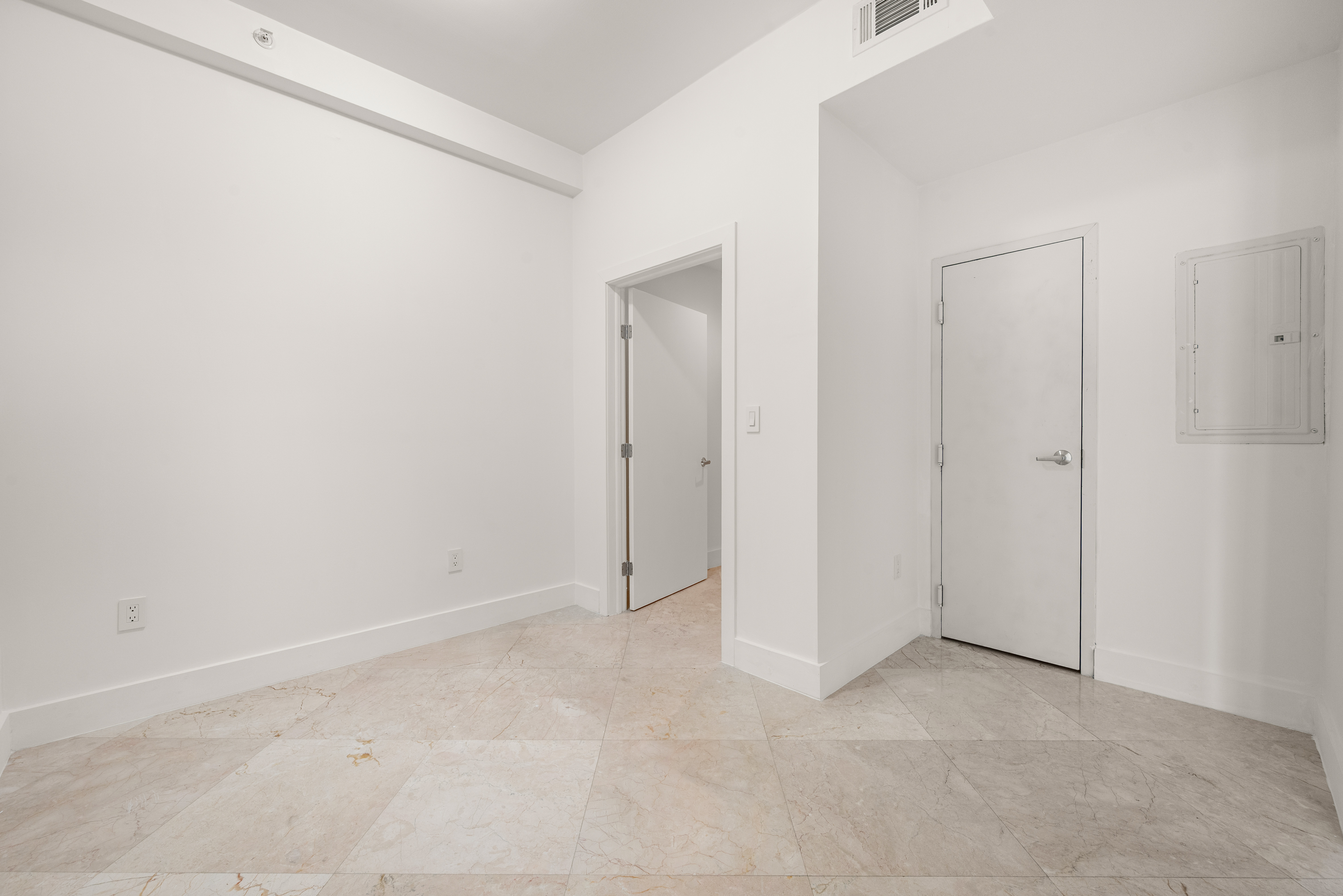 3250 Grand Avenue Miami FL 33133