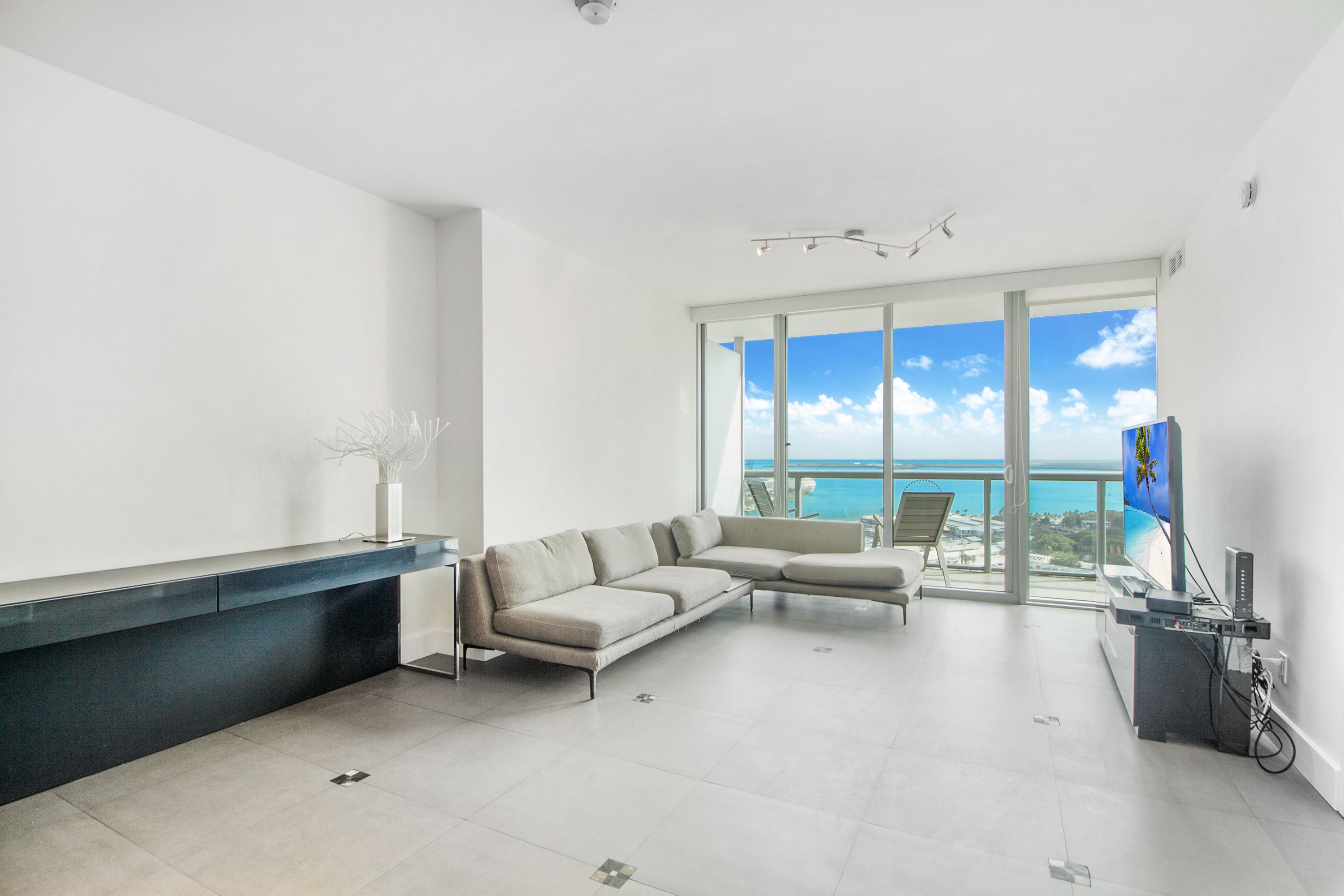 888 Biscayne Boulevard Miami FL 33132