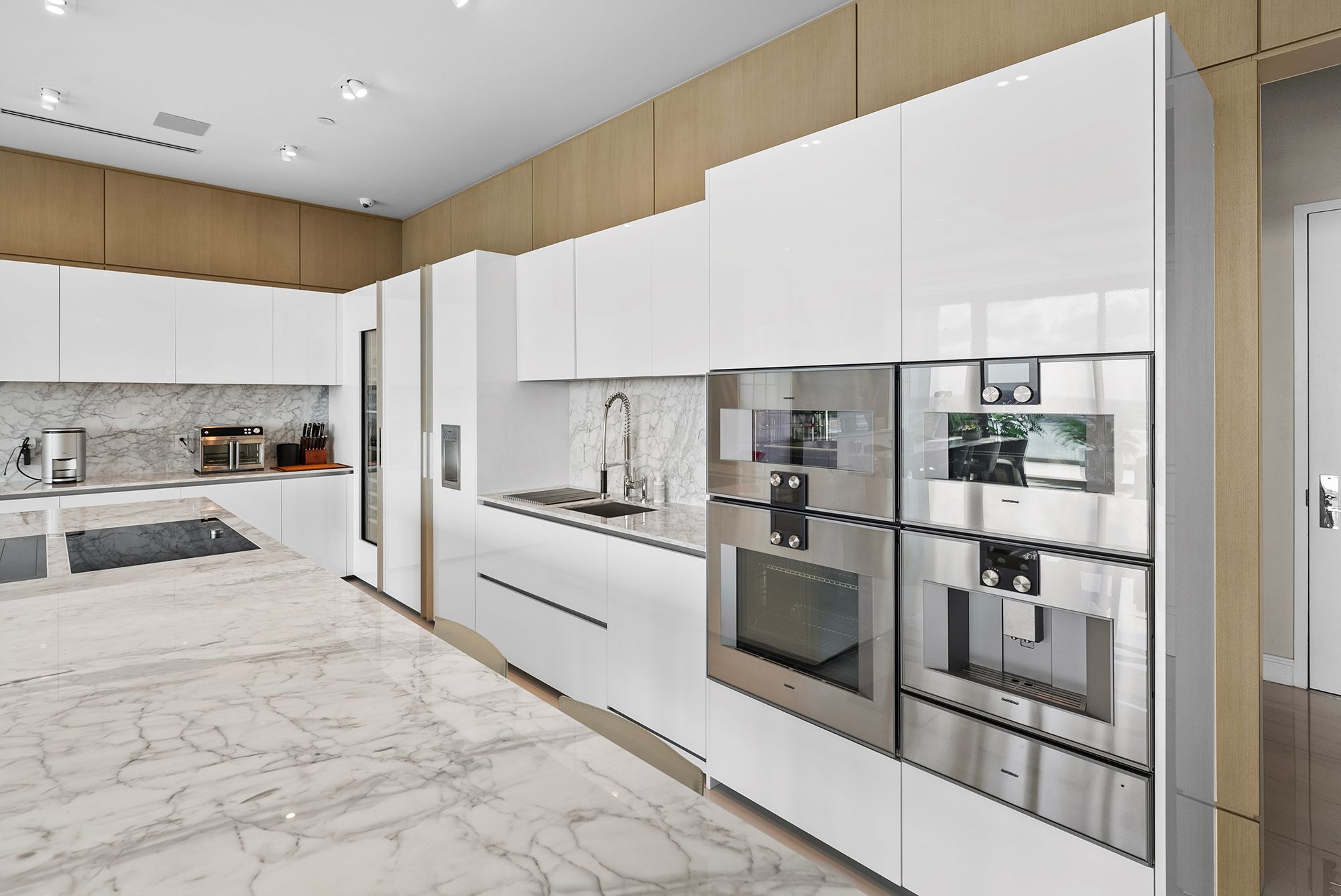10201 Collins Avenue Bal Harbour FL 33154