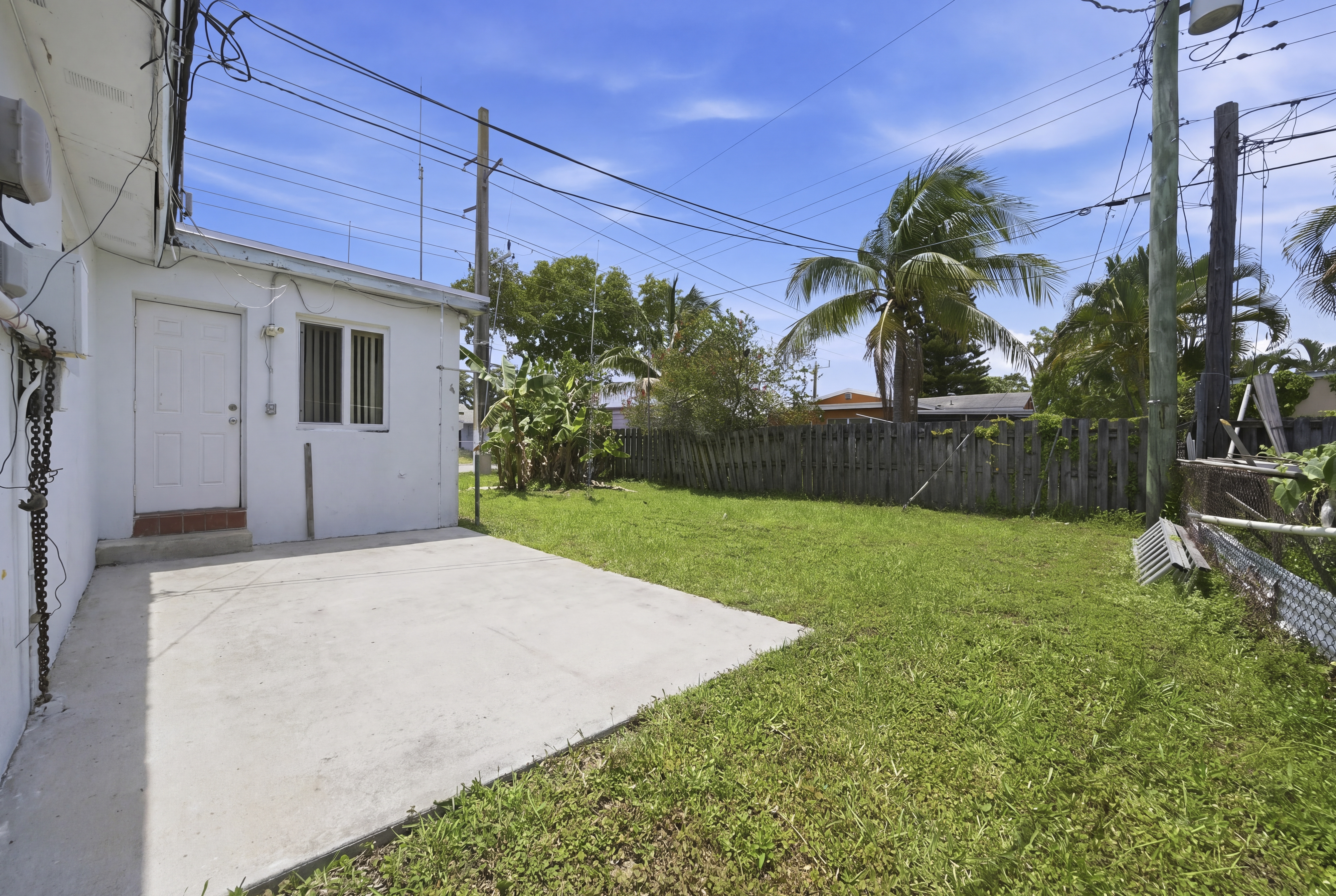 2300 N 57th Terrace Hollywood FL 33021