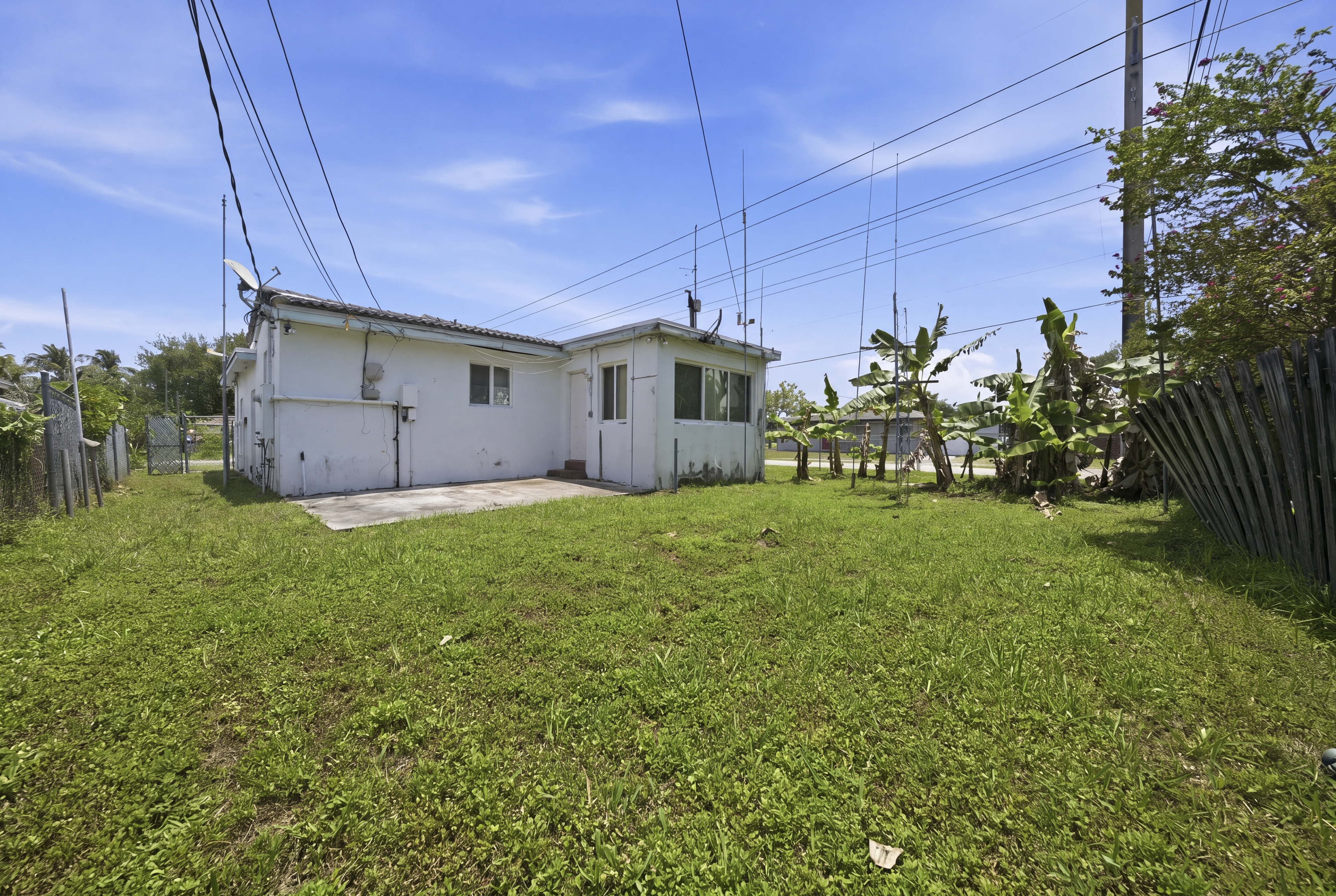 2300 N 57th Terrace Hollywood FL 33021