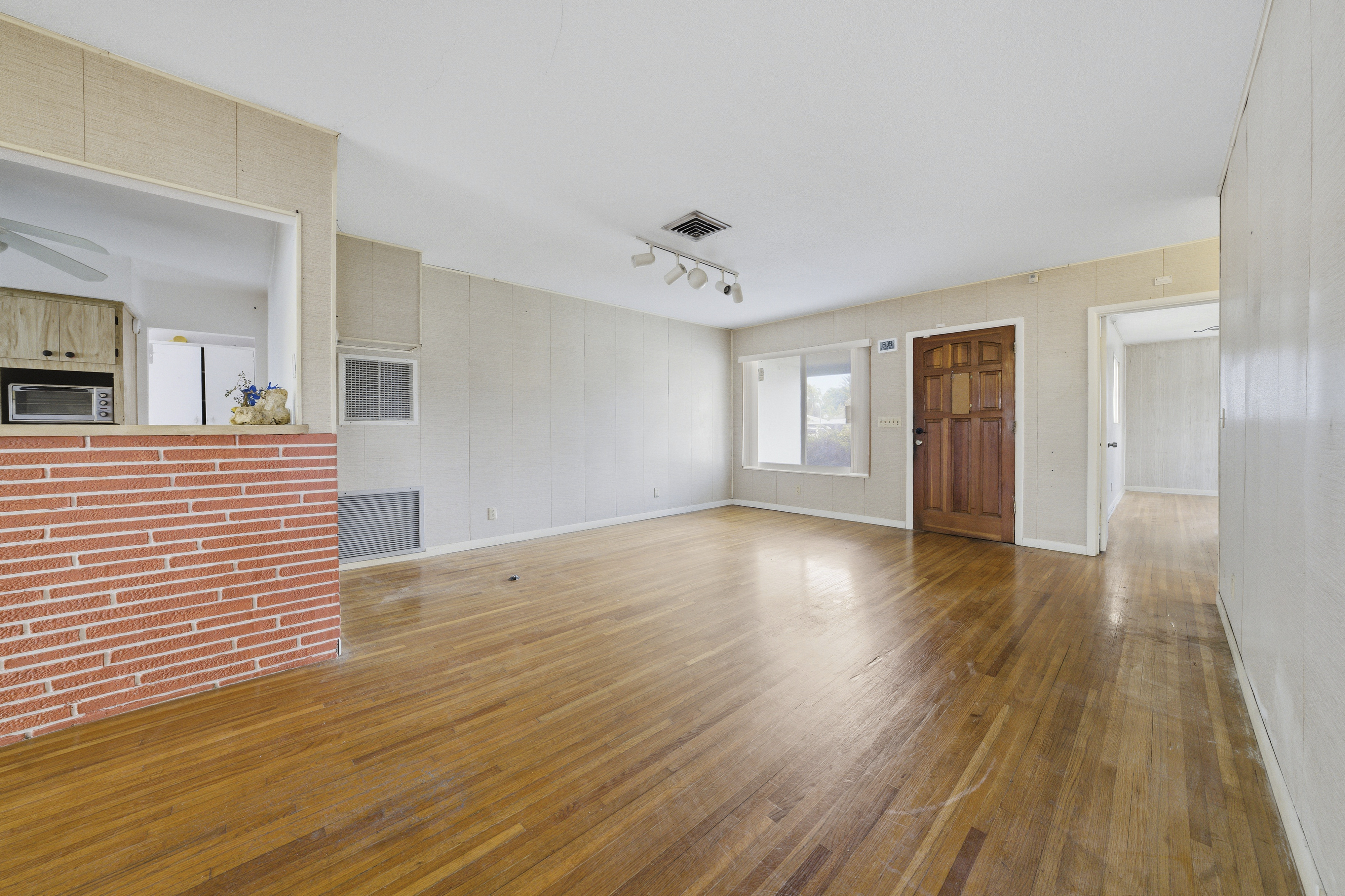 2300 N 57th Terrace Hollywood FL 33021