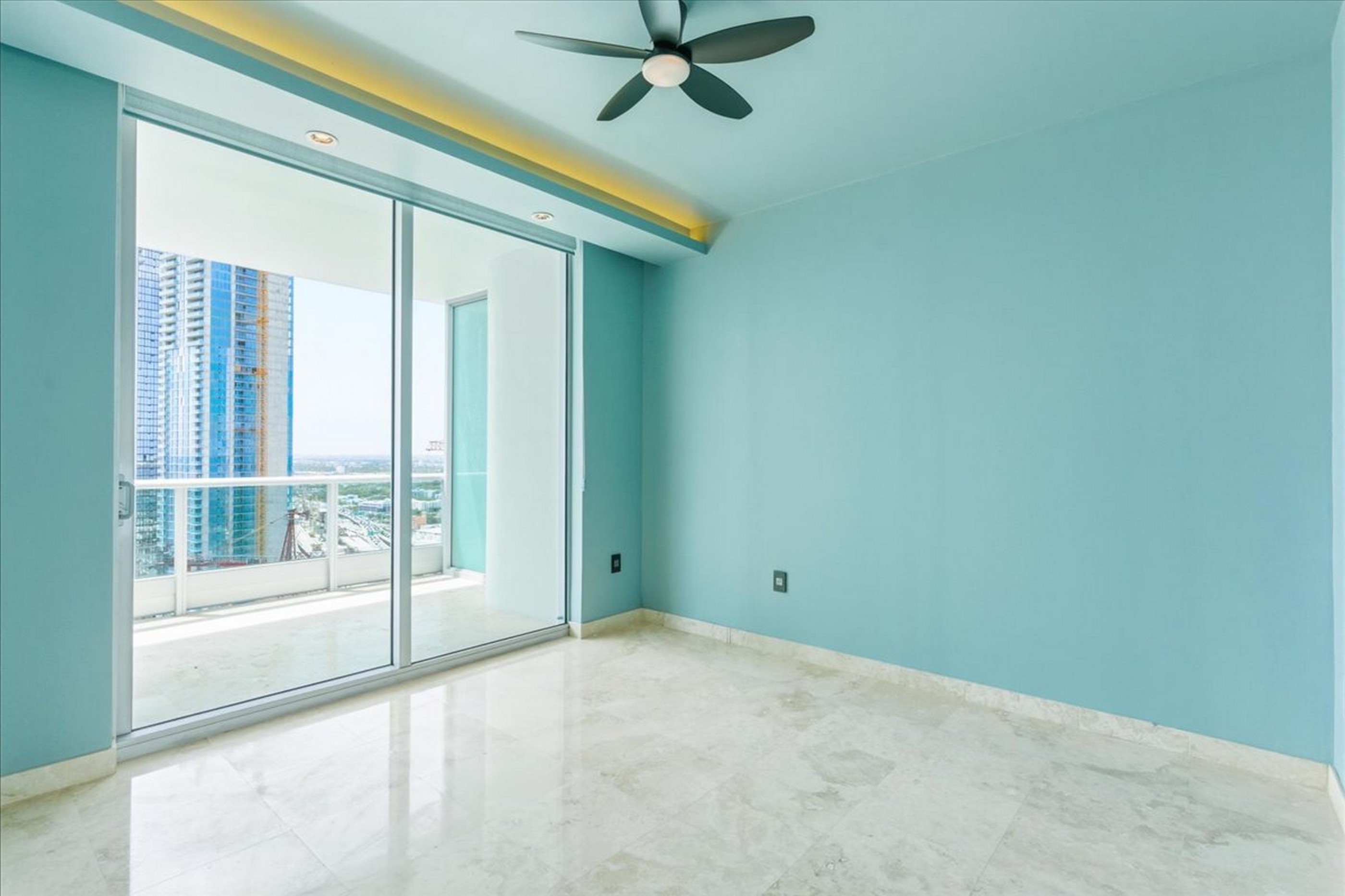 900 Biscayne Boulevard Miami FL 33132