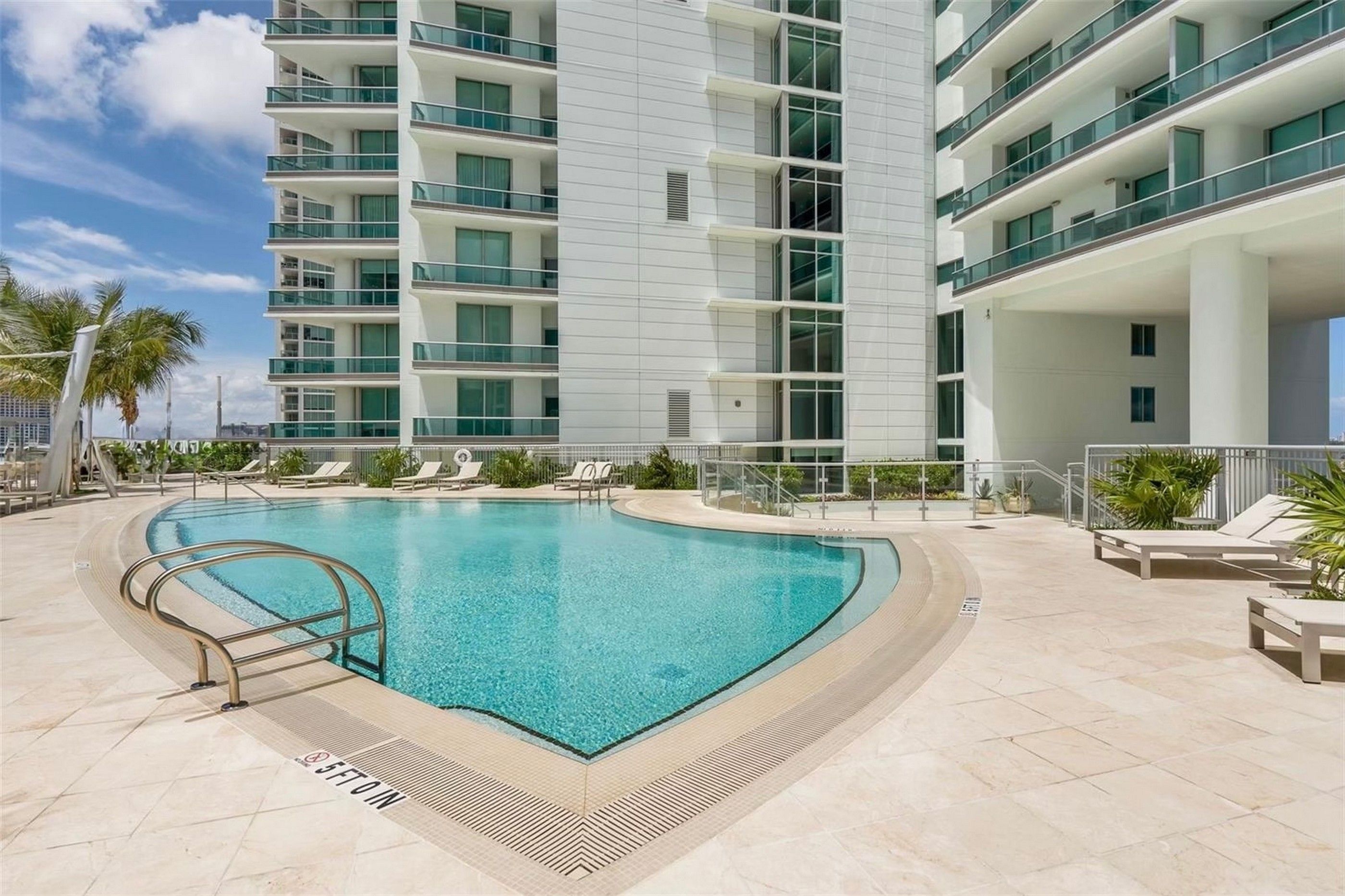 900 Biscayne Boulevard Miami FL 33132