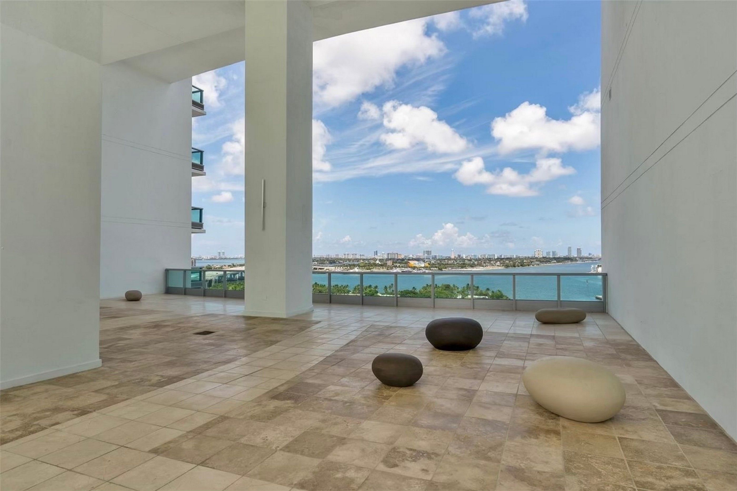 900 Biscayne Boulevard Miami FL 33132