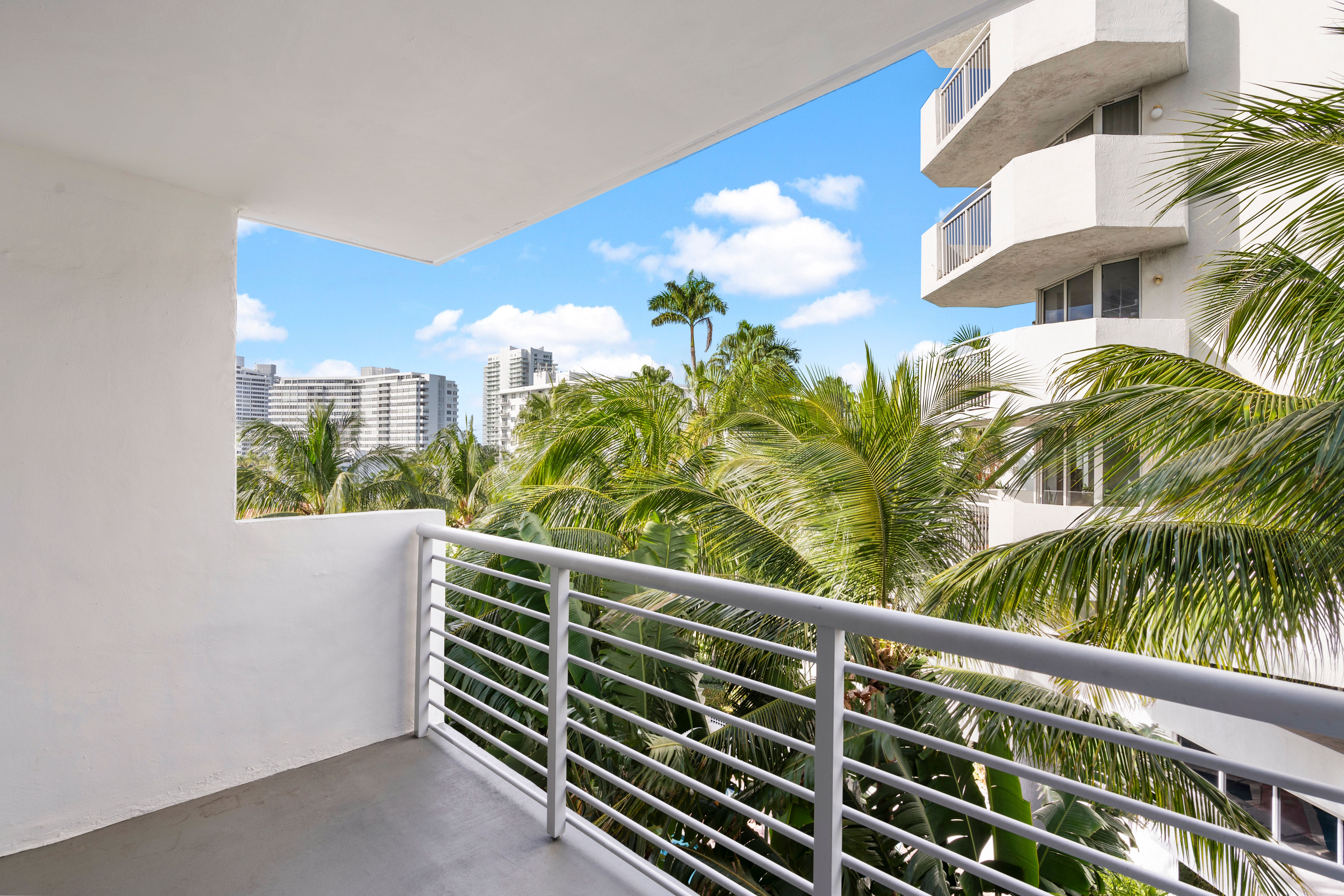 1605 Bay Road Miami Beach FL 33139