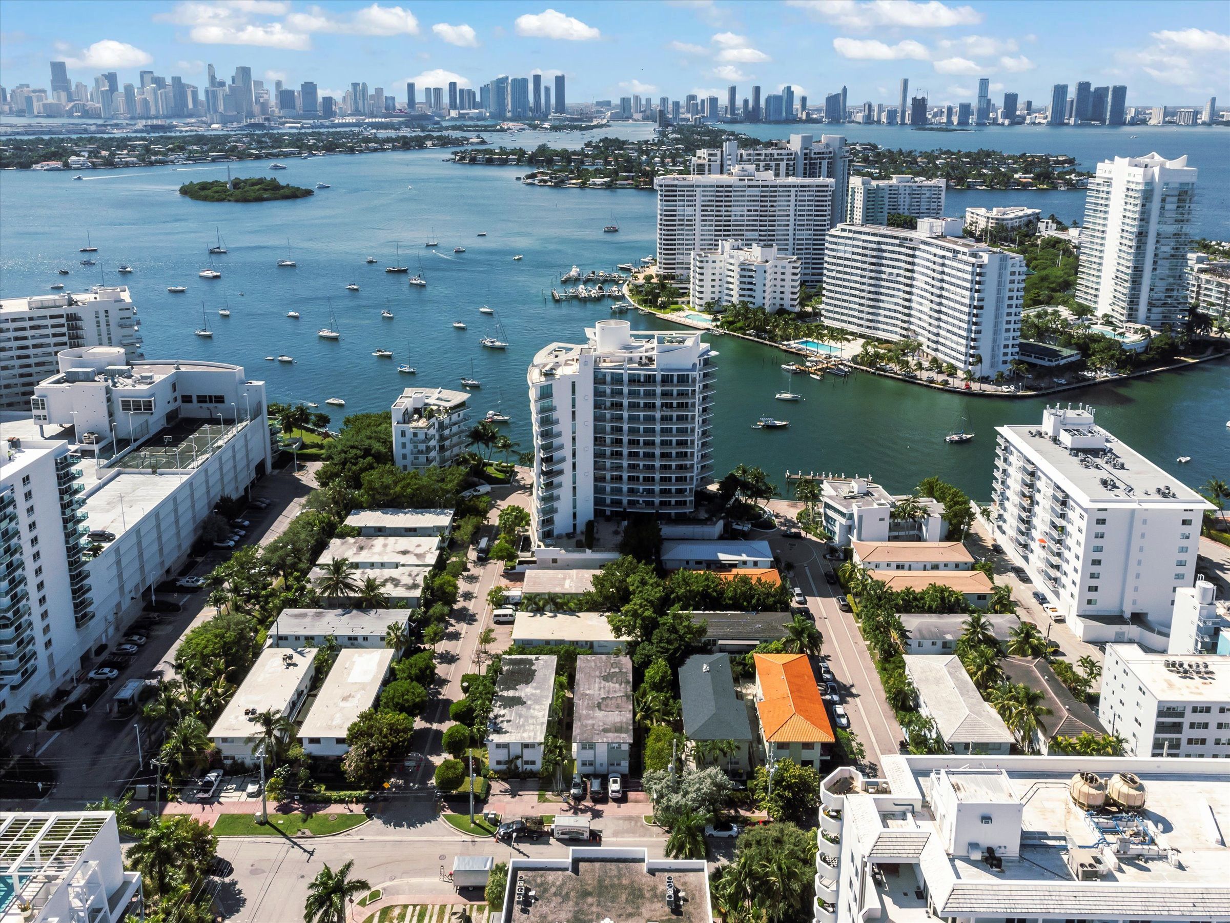 1605 Bay Road Miami Beach FL 33139