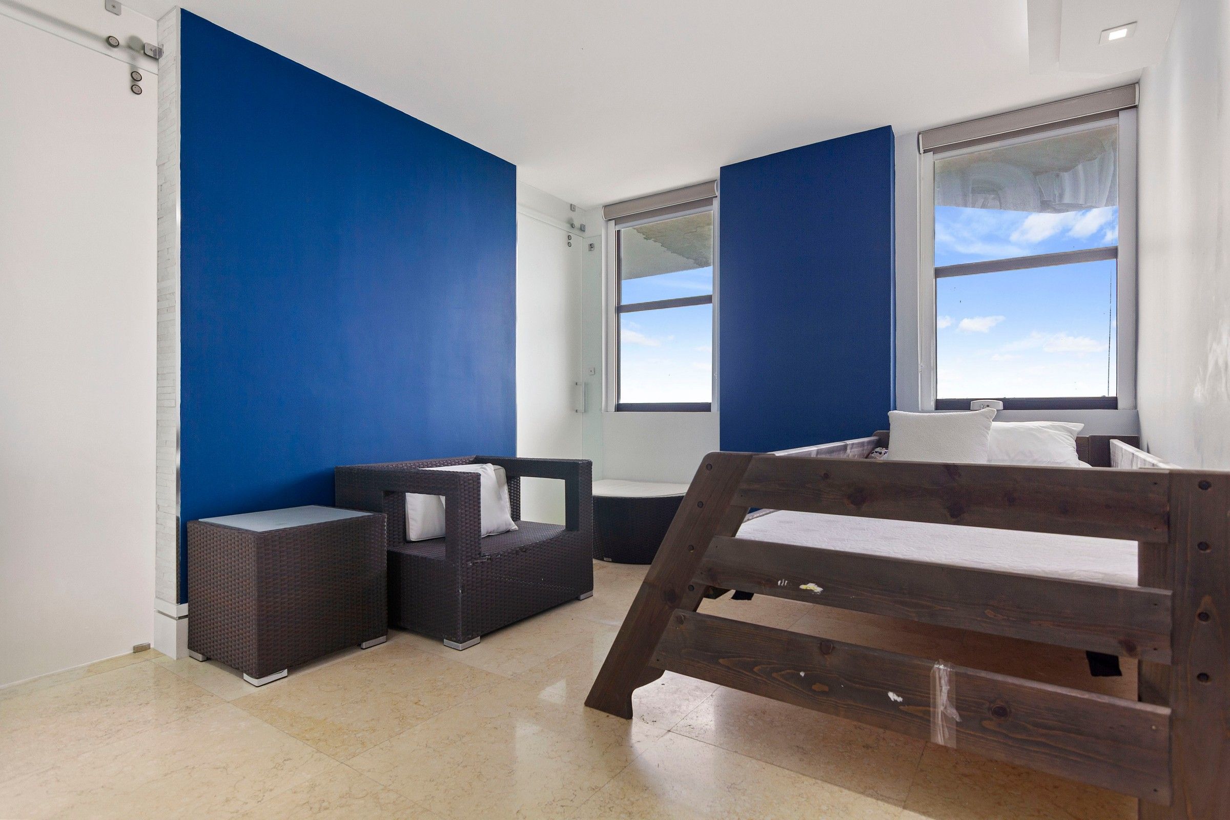 6061 Collins Avenue Miami Beach FL 33140