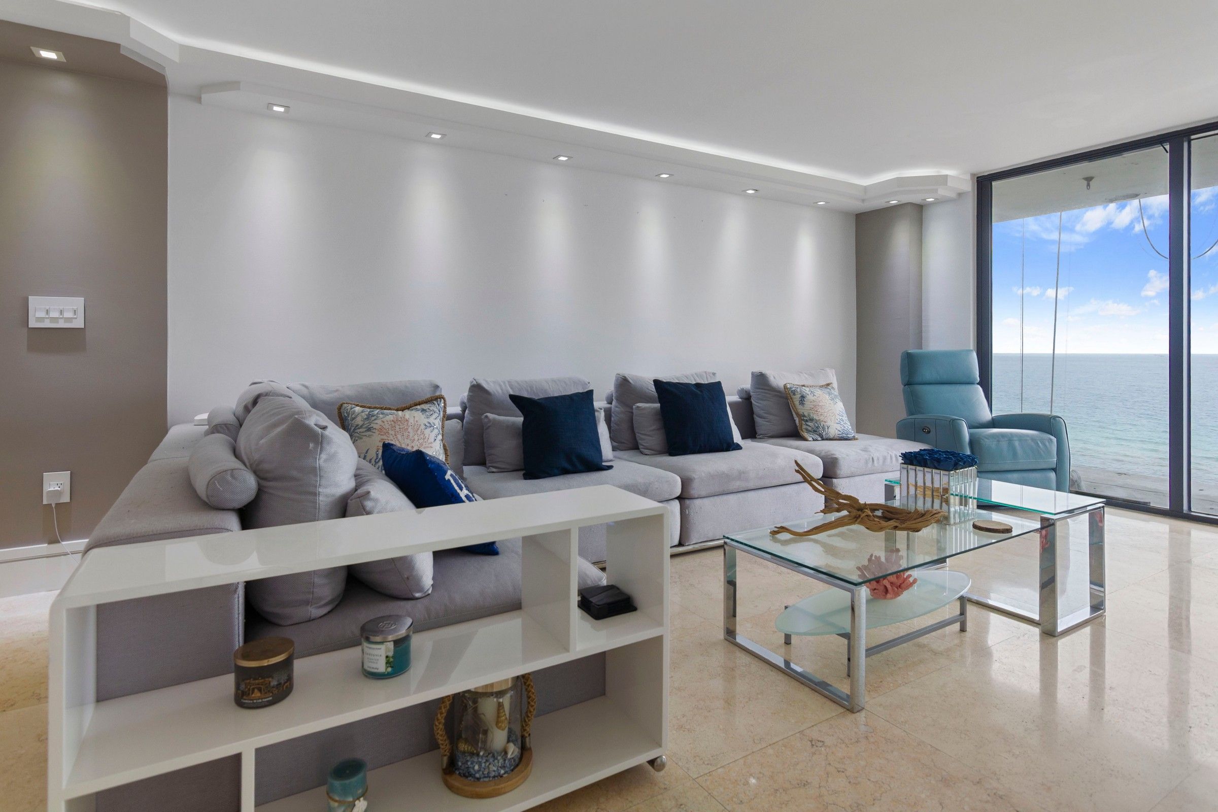 6061 Collins Avenue Miami Beach FL 33140
