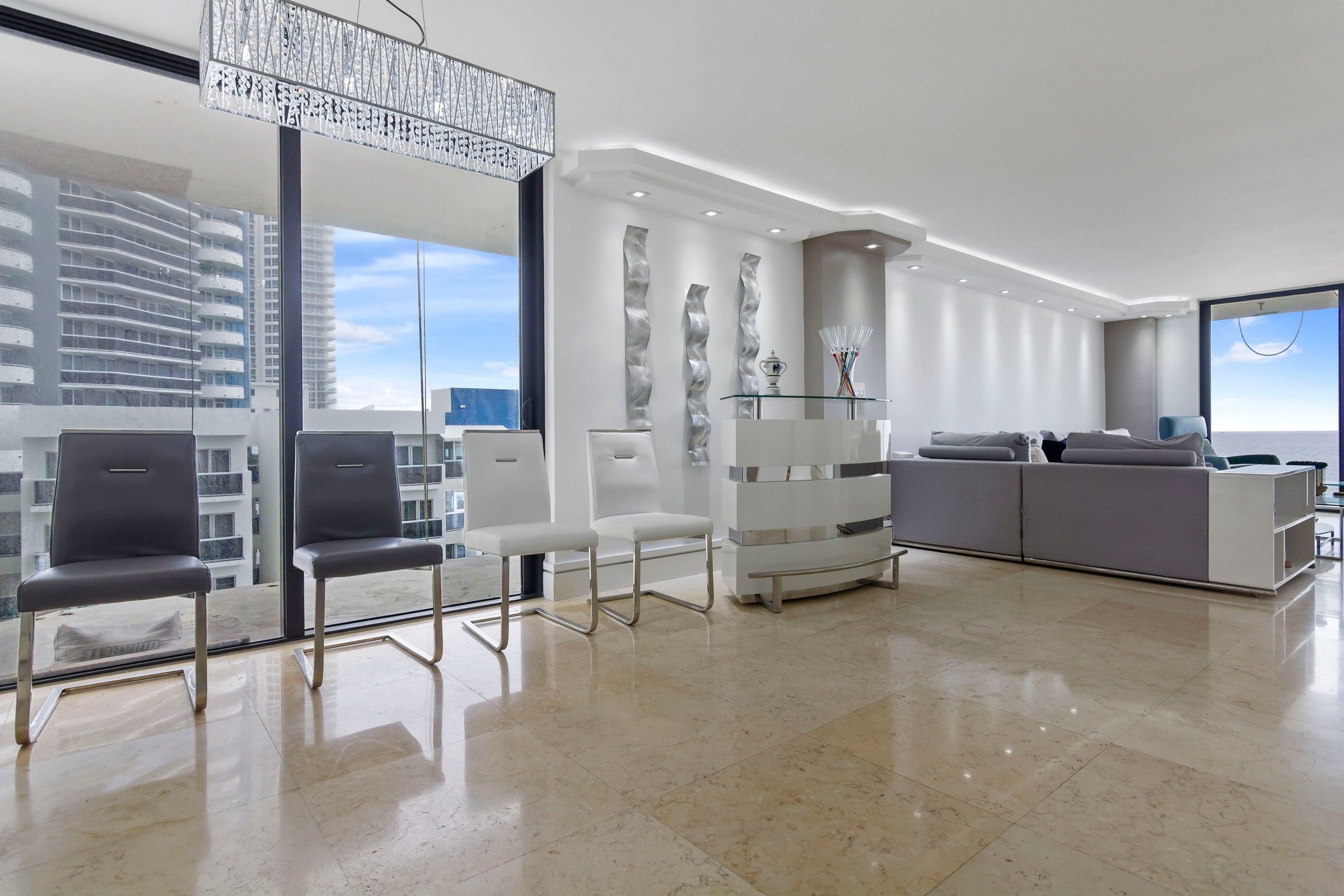 6061 Collins Avenue Miami Beach FL 33140