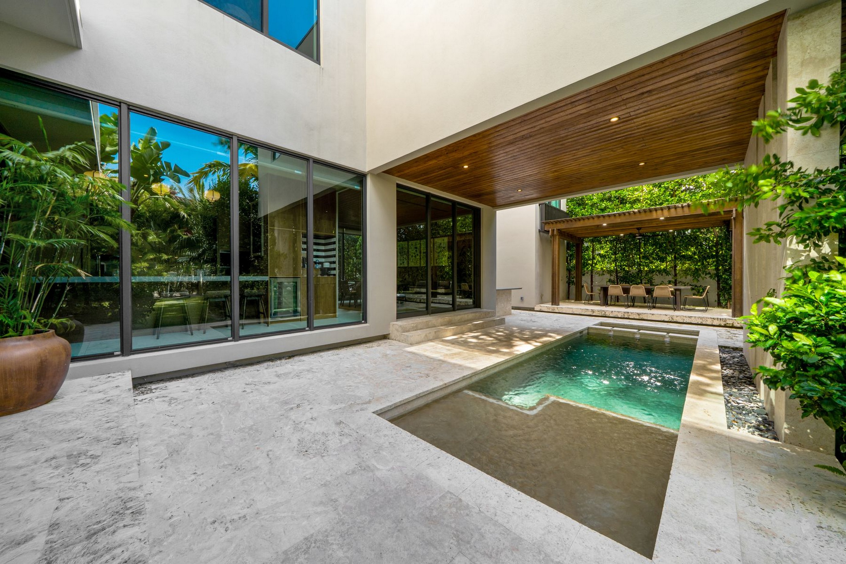 7851 SW 48th Place Miami FL 33143