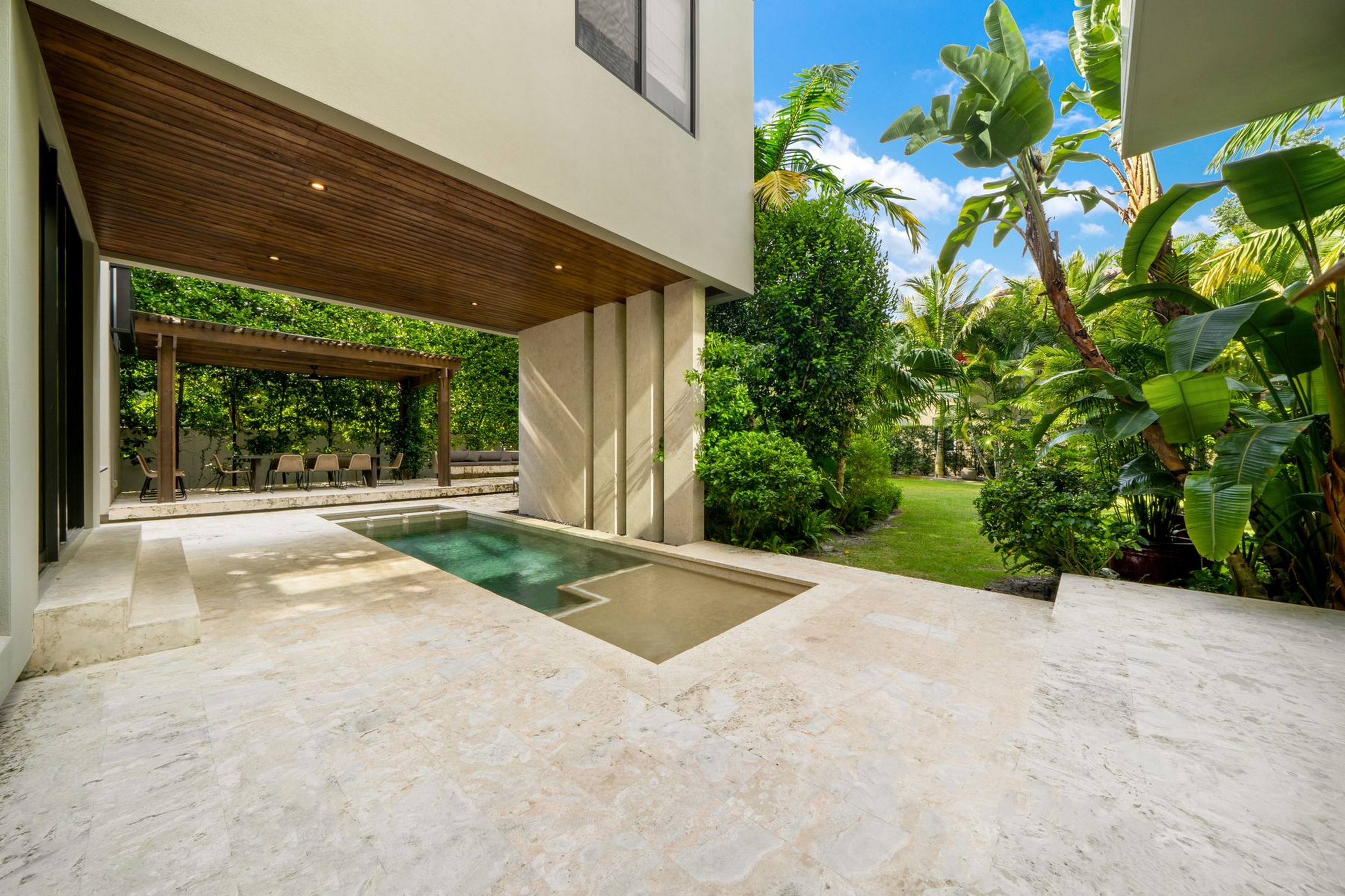 7851 SW 48th Place Miami FL 33143