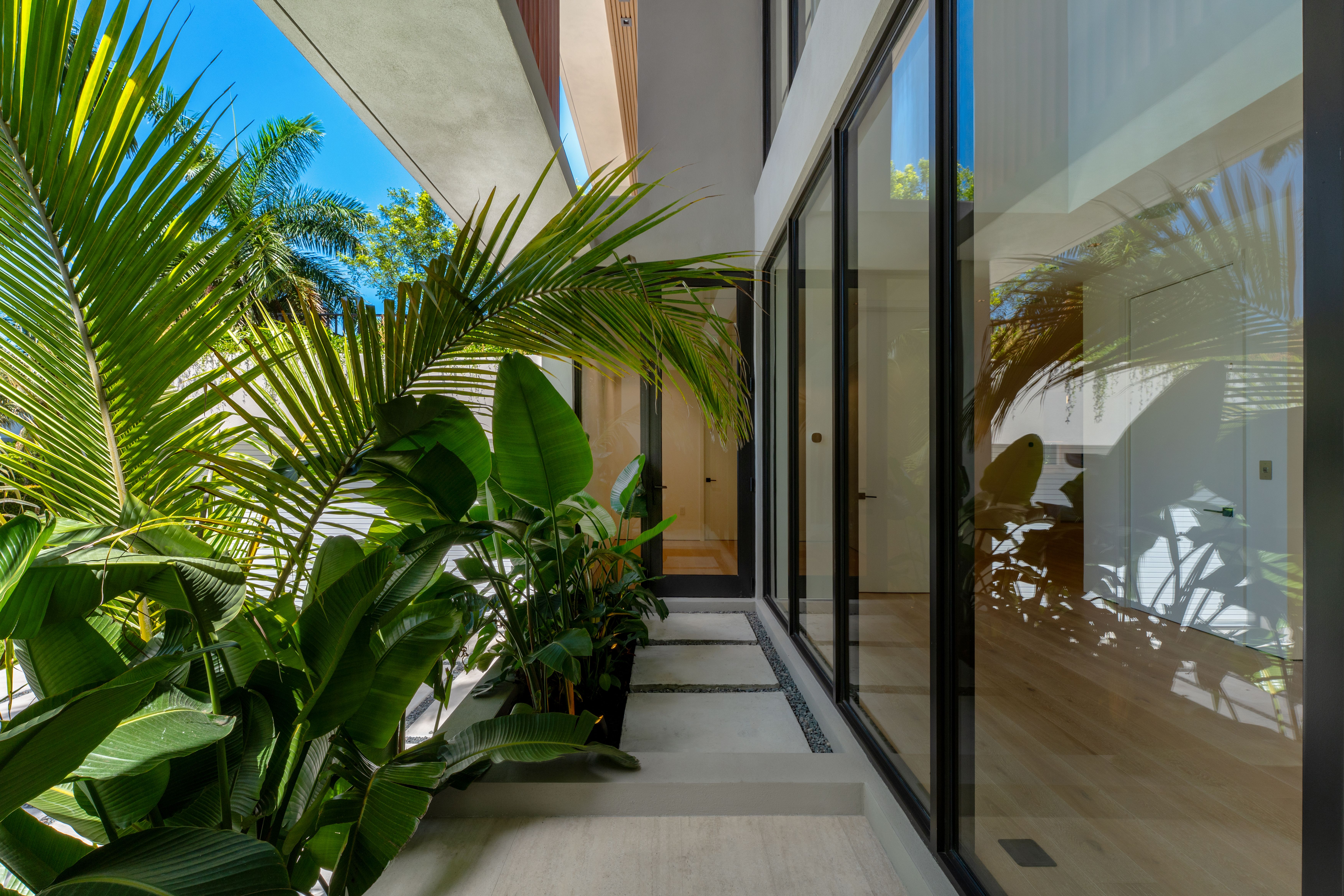 165 Hampton Lane Key Biscayne FL 33149
