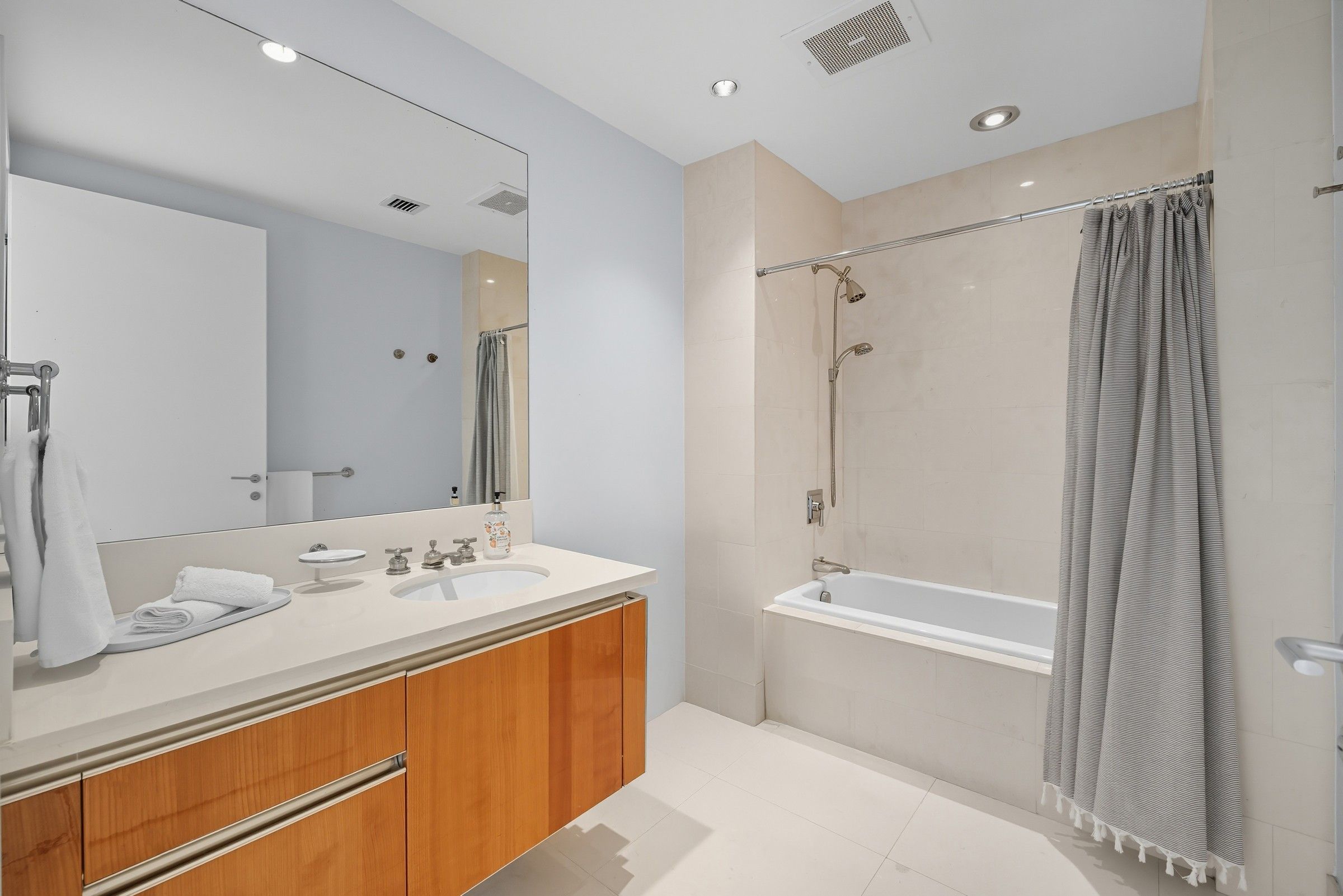 7141 Fisher Island Drive Miami Beach FL 33109