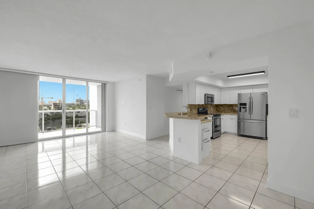 1900 Sunset Harbour Drive #707 Miami Beach FL 33139