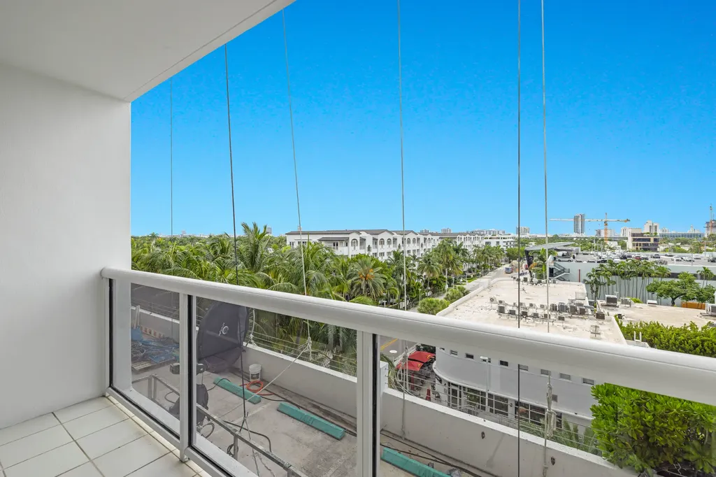 1900 Sunset Harbour Drive #707 Miami Beach FL 33139