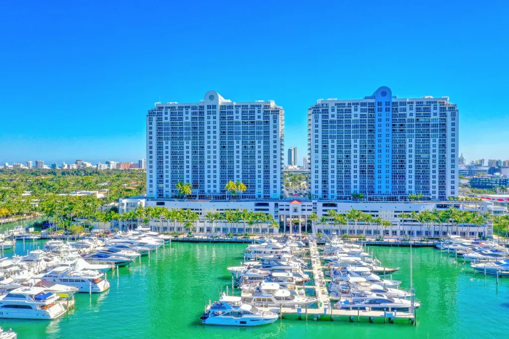 1900 Sunset Harbour Drive #707 Miami Beach FL 33139