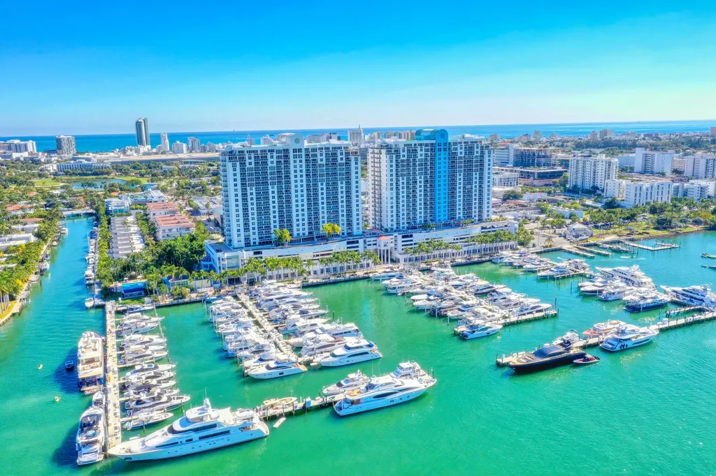 1900 Sunset Harbour Drive #707 Miami Beach FL 33139