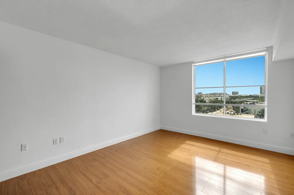 1900 Sunset Harbour Drive #707 Miami Beach FL 33139