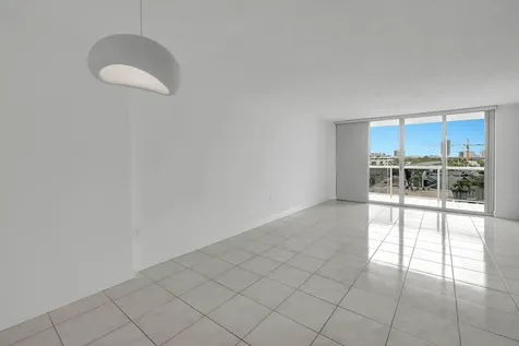 1900 Sunset Harbour Drive #707 Miami Beach FL 33139