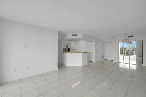 1900 Sunset Harbour Drive #707 Miami Beach FL 33139