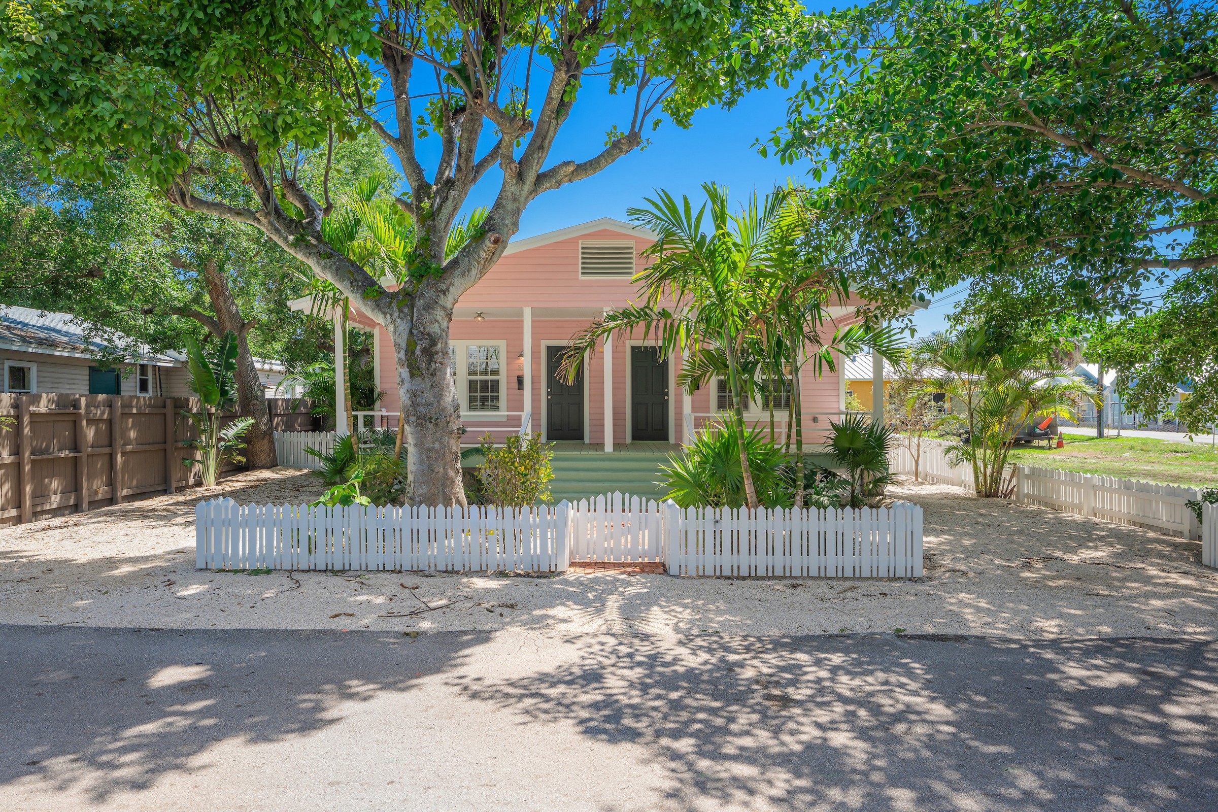 3826 Oak Avenue Miami FL 33133