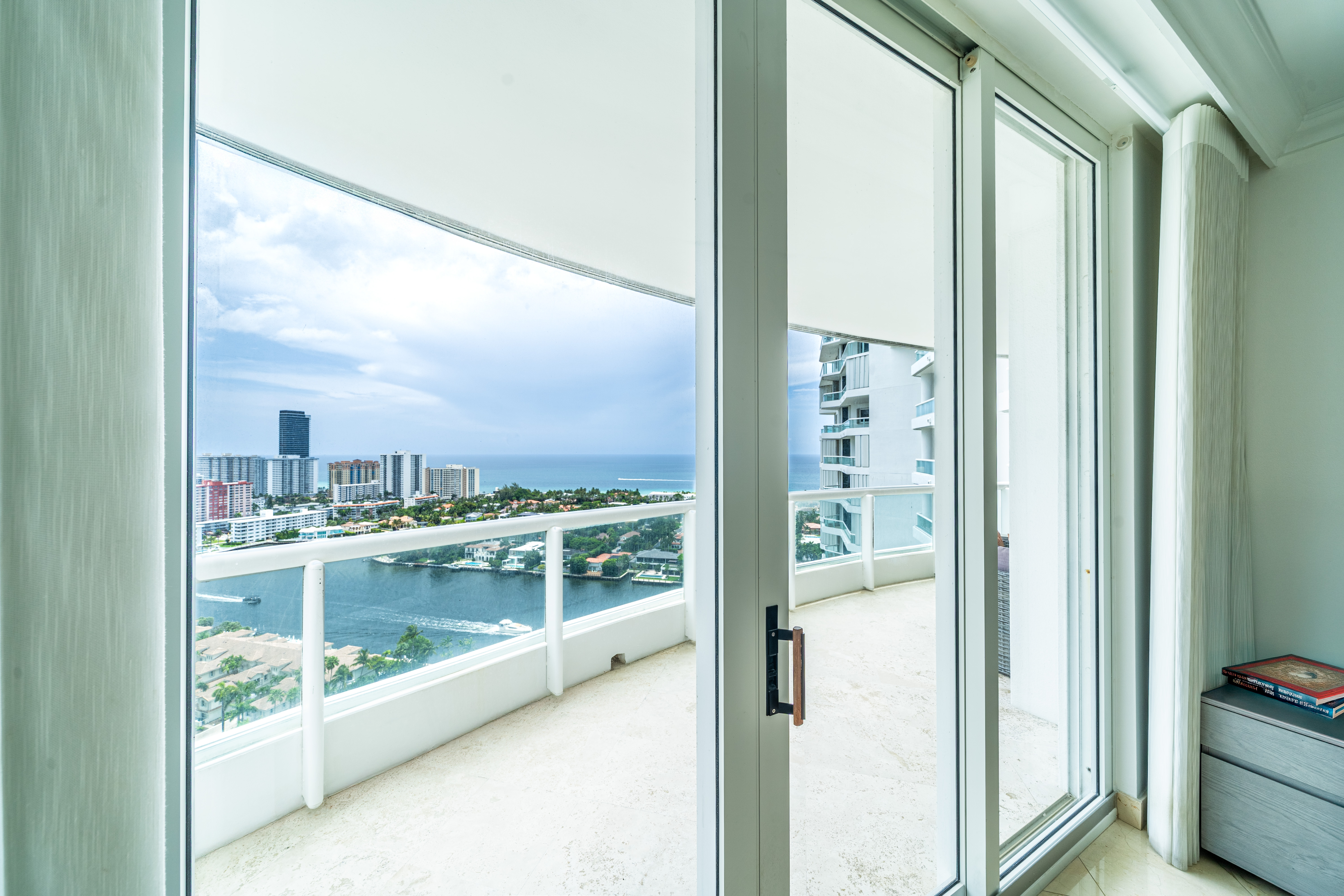 21050 Point Place Aventura FL 33180