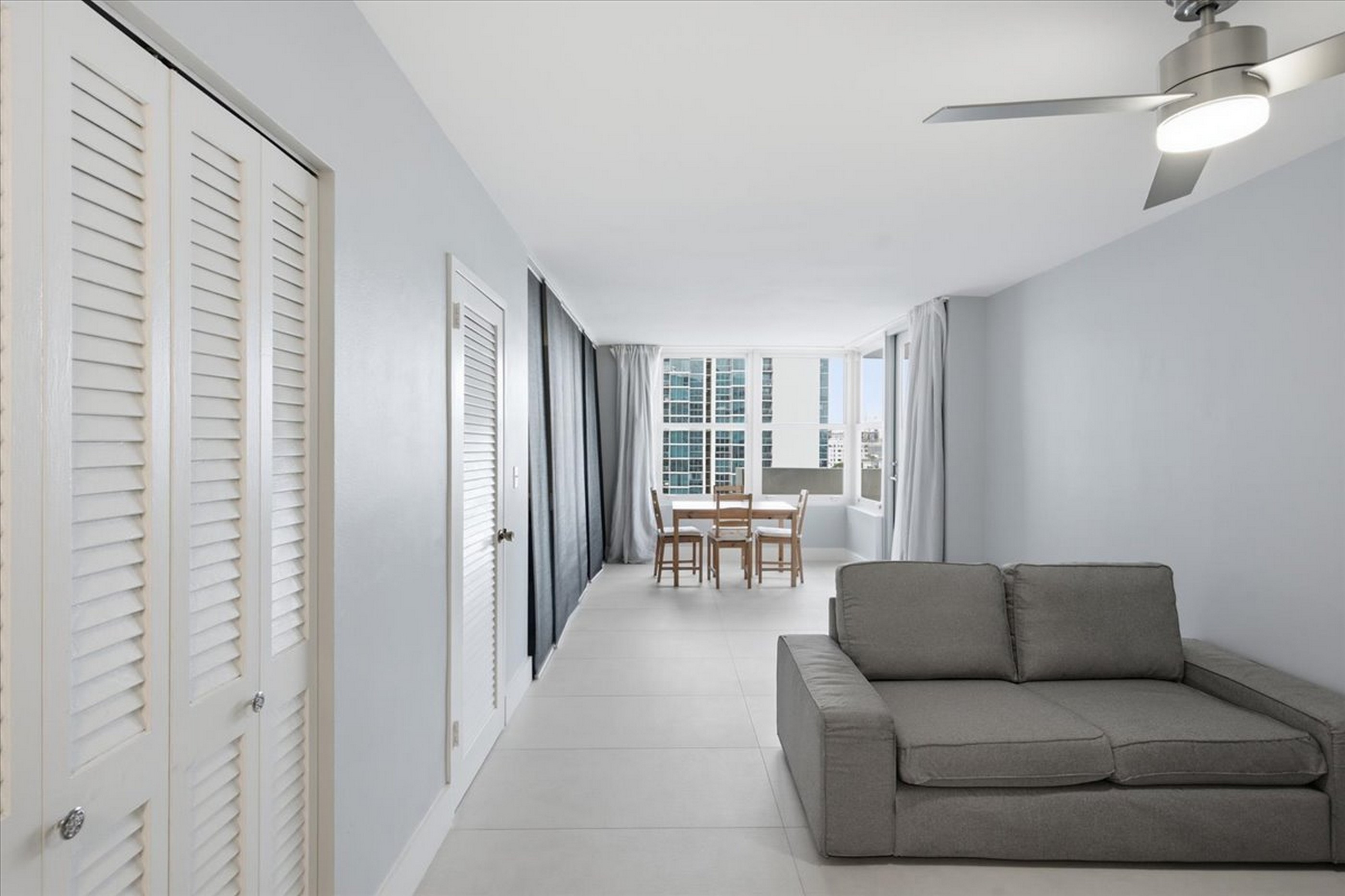 2899 Collins Avenue Miami Beach FL 33140