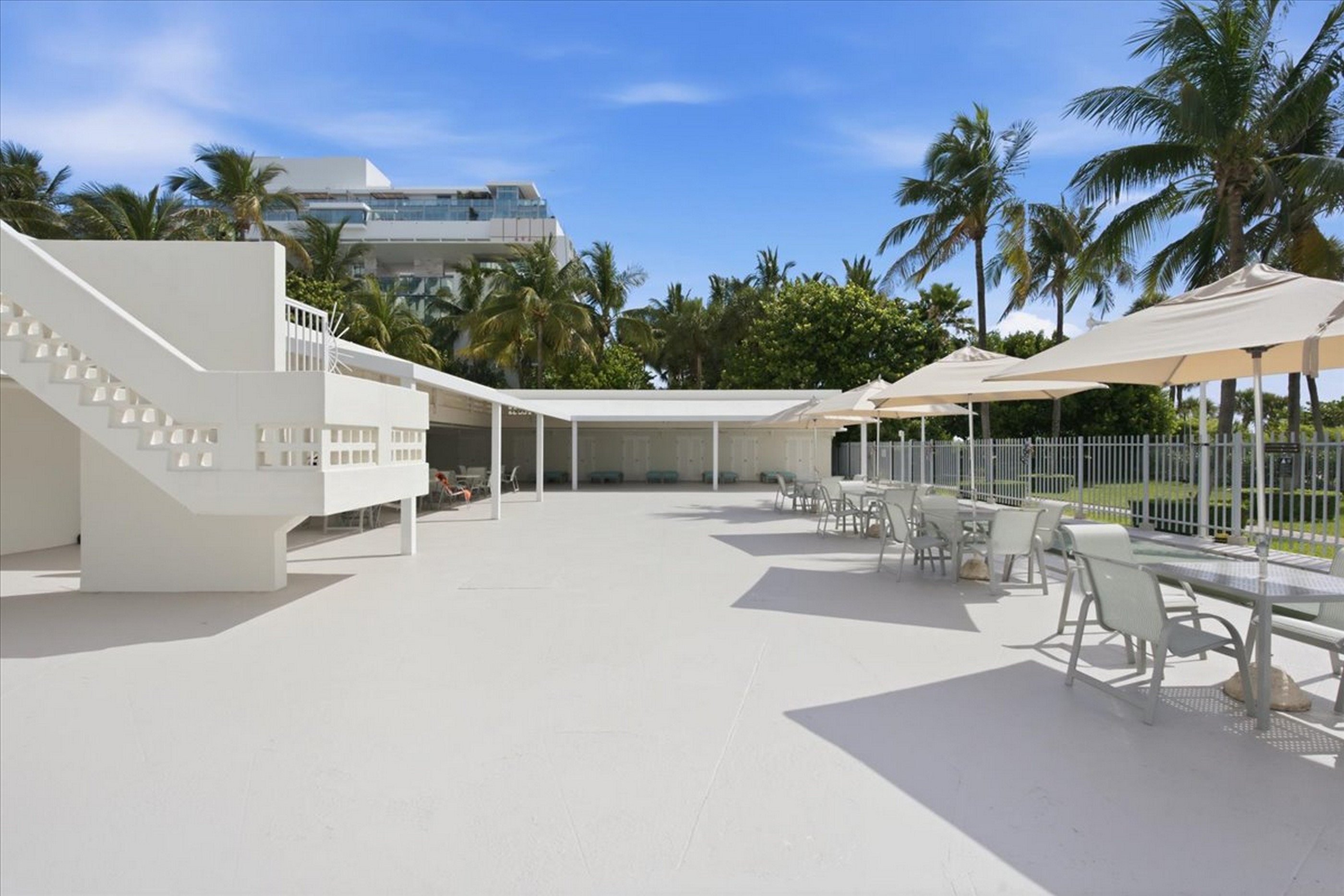 2899 Collins Avenue Miami Beach FL 33140