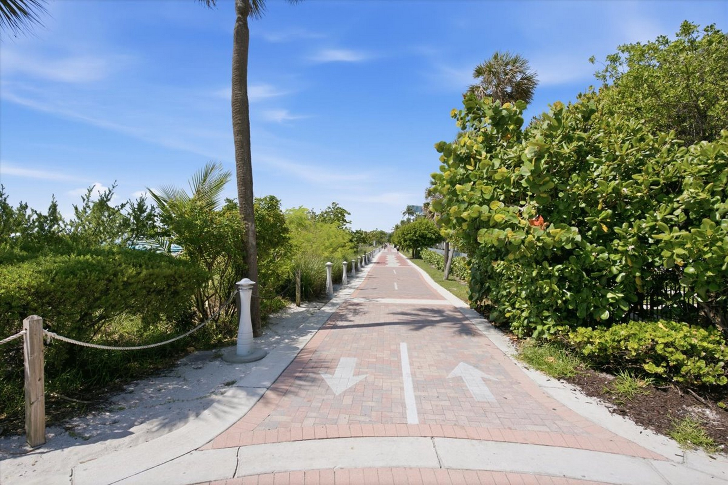 2899 Collins Avenue Miami Beach FL 33140