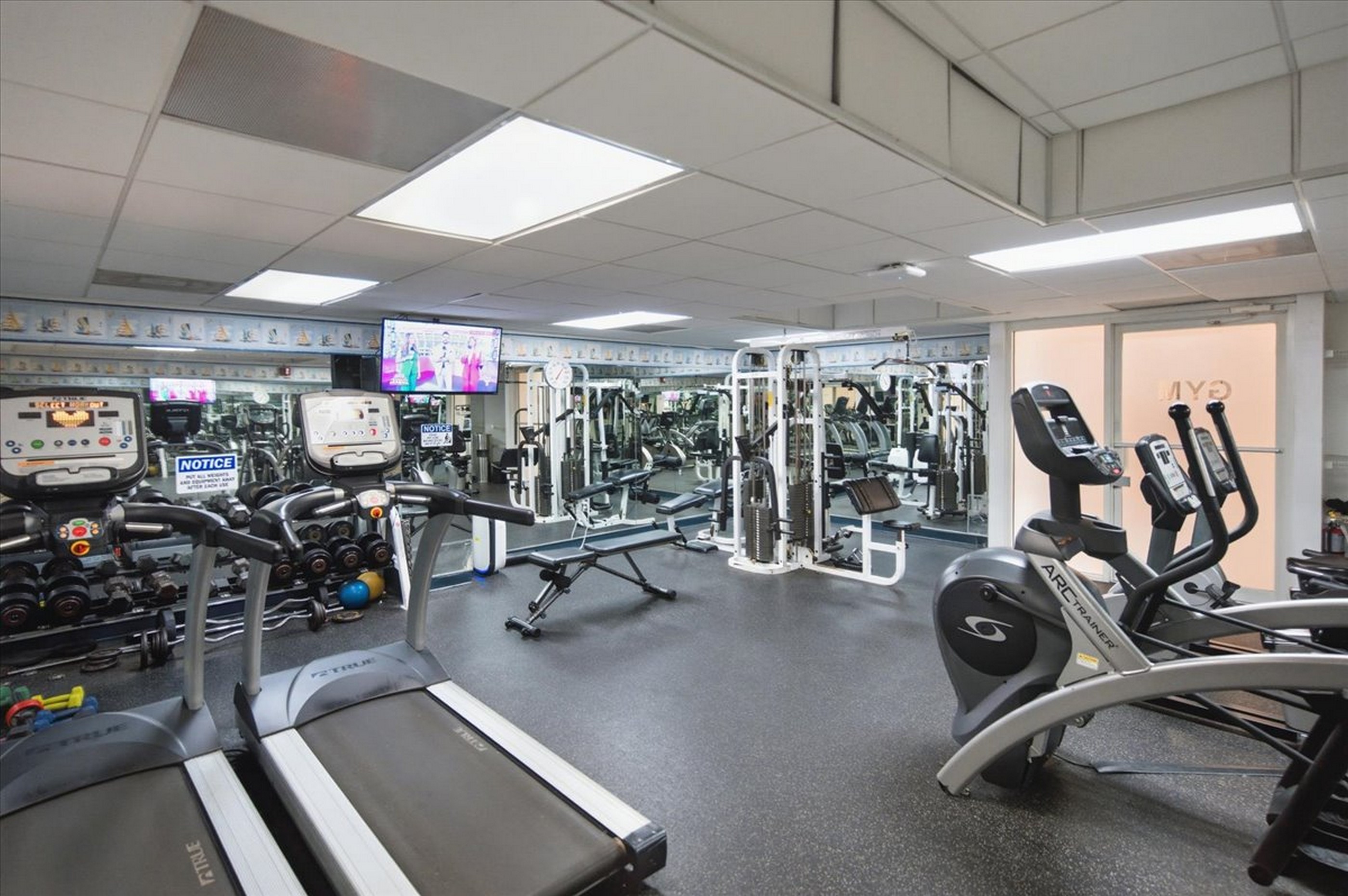 2899 Collins Avenue Miami Beach FL 33140