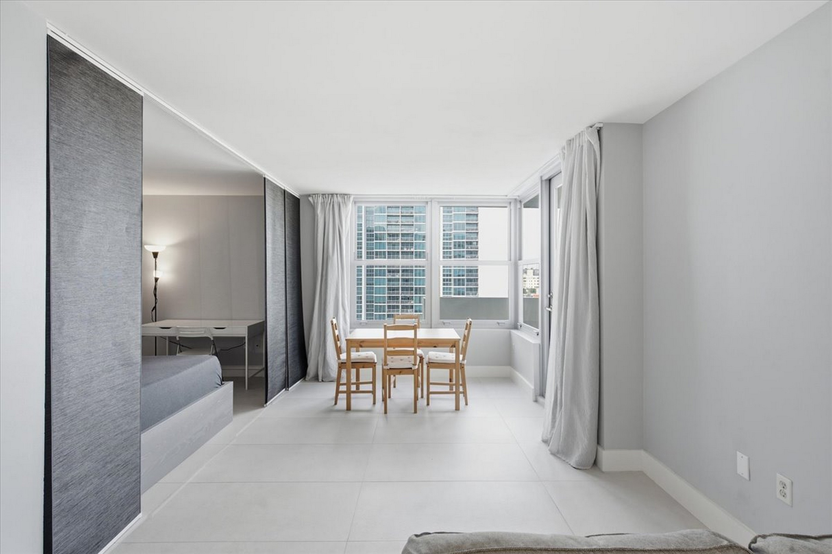 2899 Collins Avenue Miami Beach FL 33140