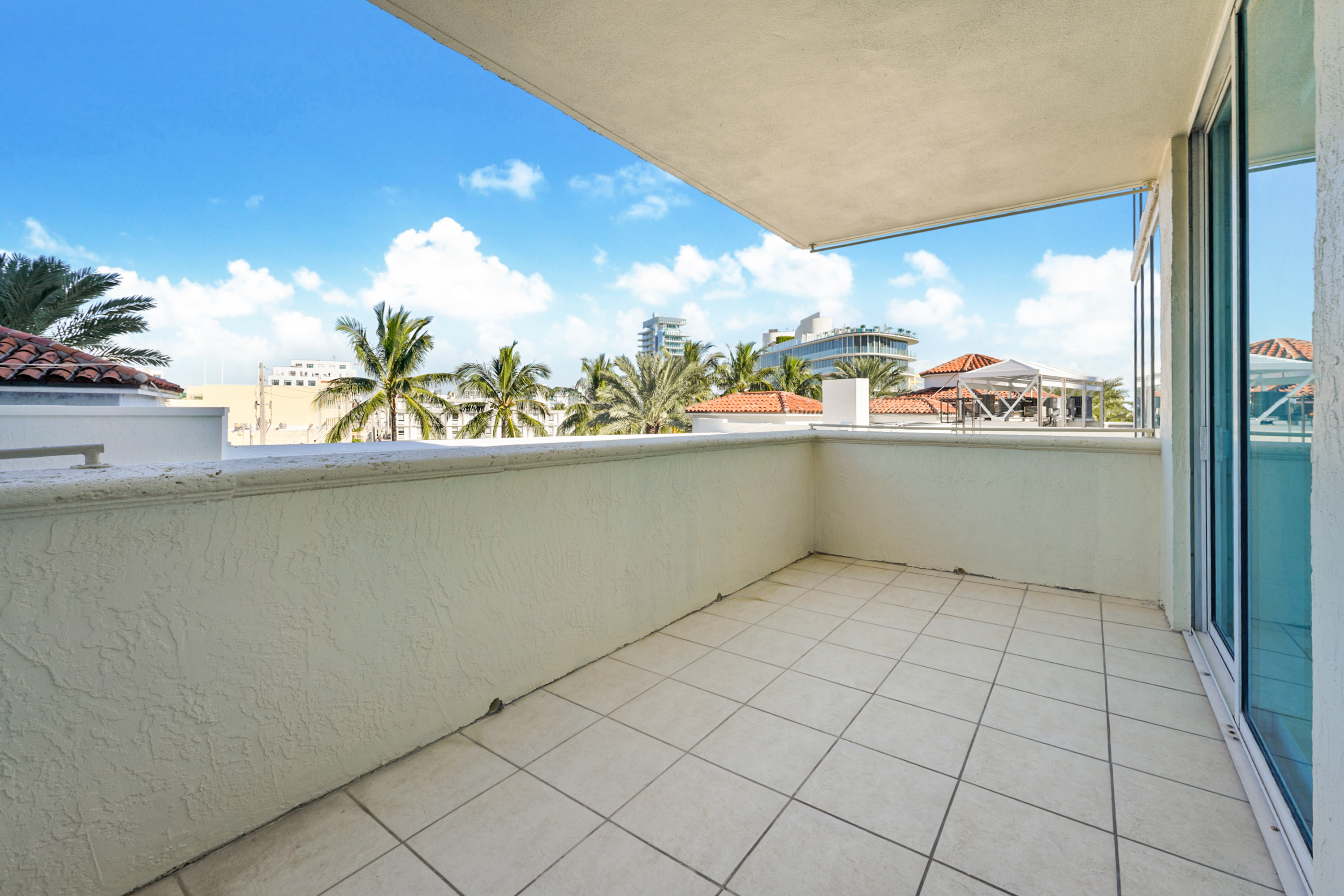 300 S Pointe Drive Miami Beach FL 33139