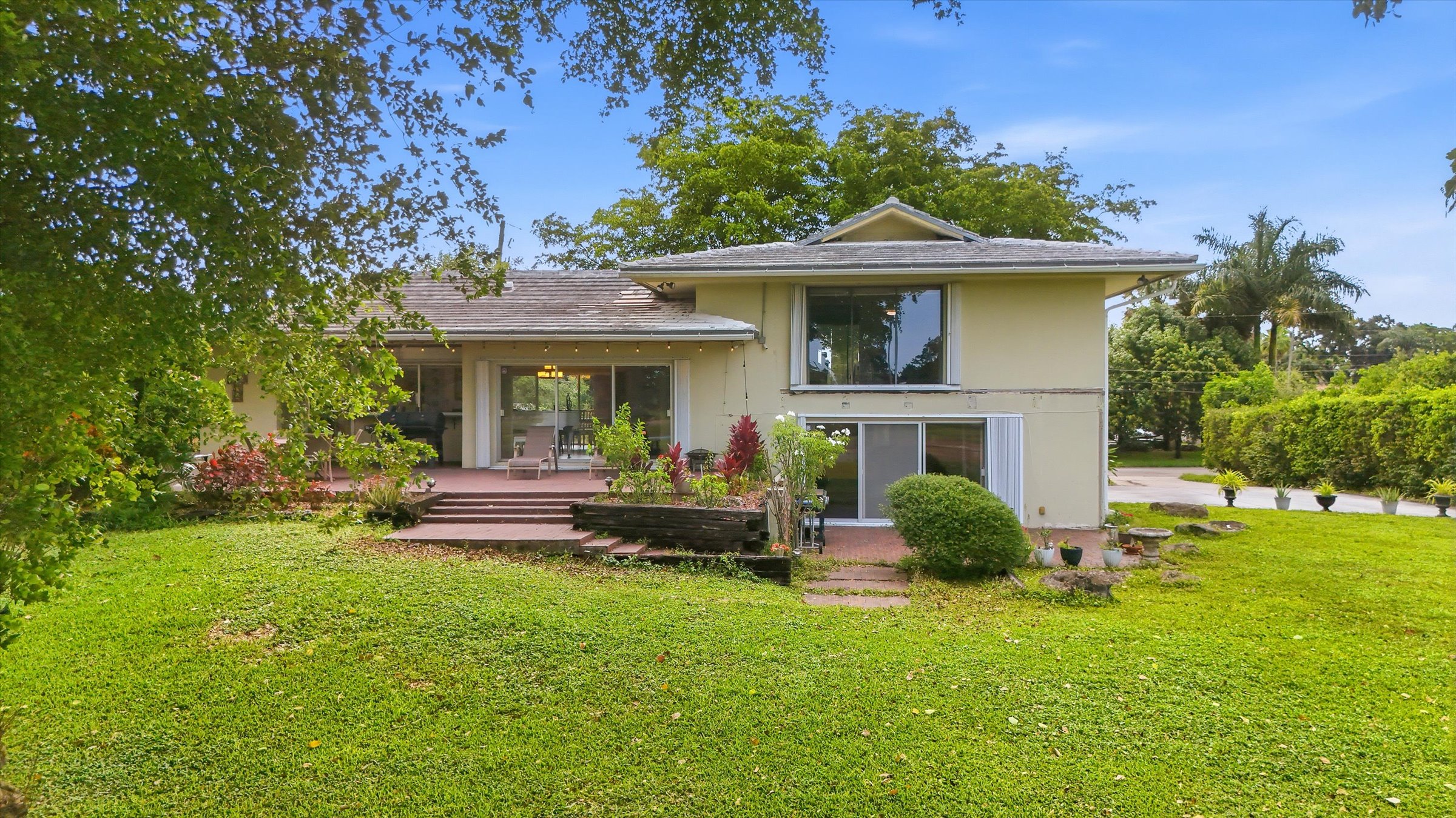 19015 E Saint Andrews Drive Hialeah FL 33015