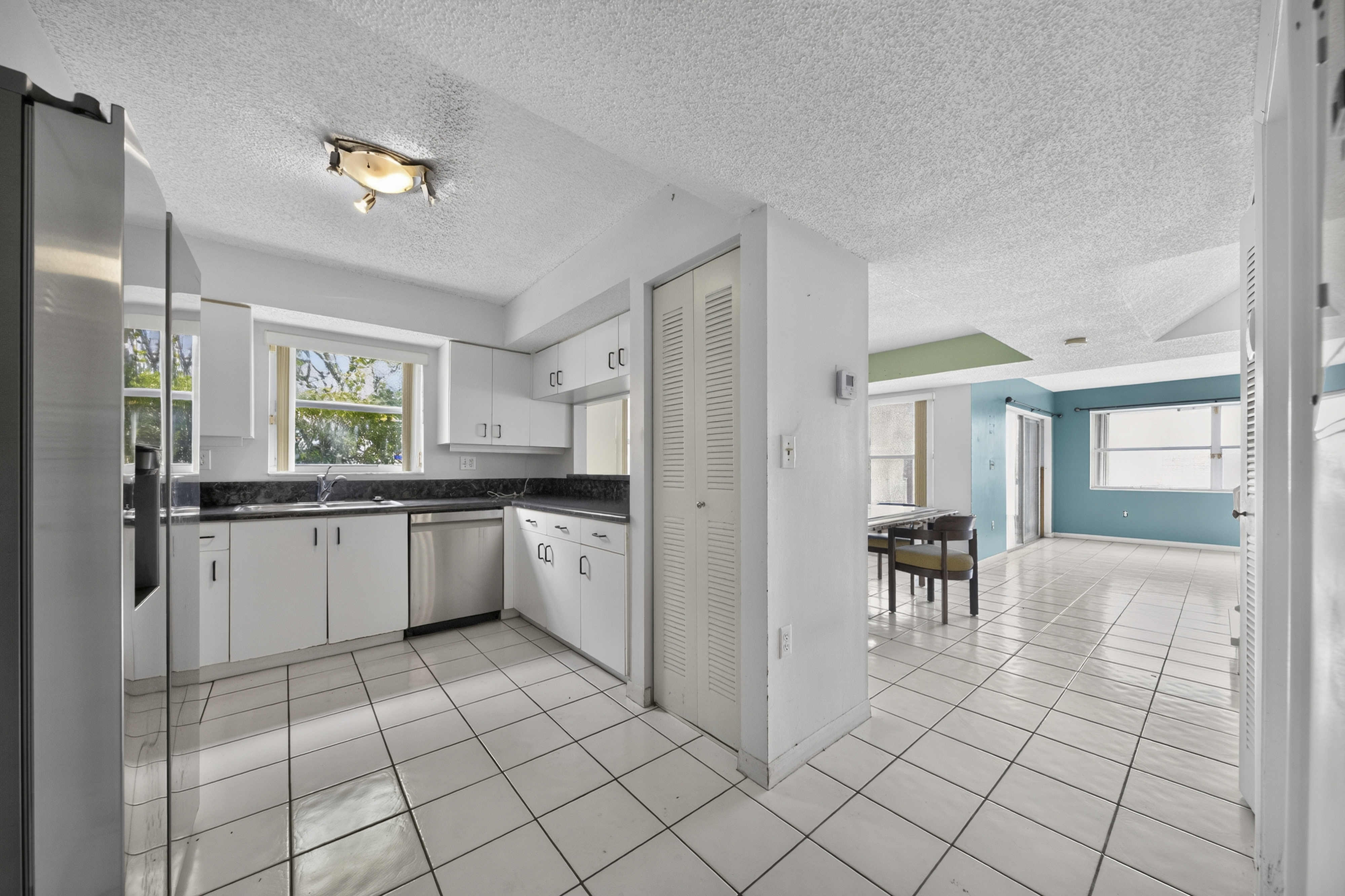 3291 NW 44th Street Oakland Park FL 33309