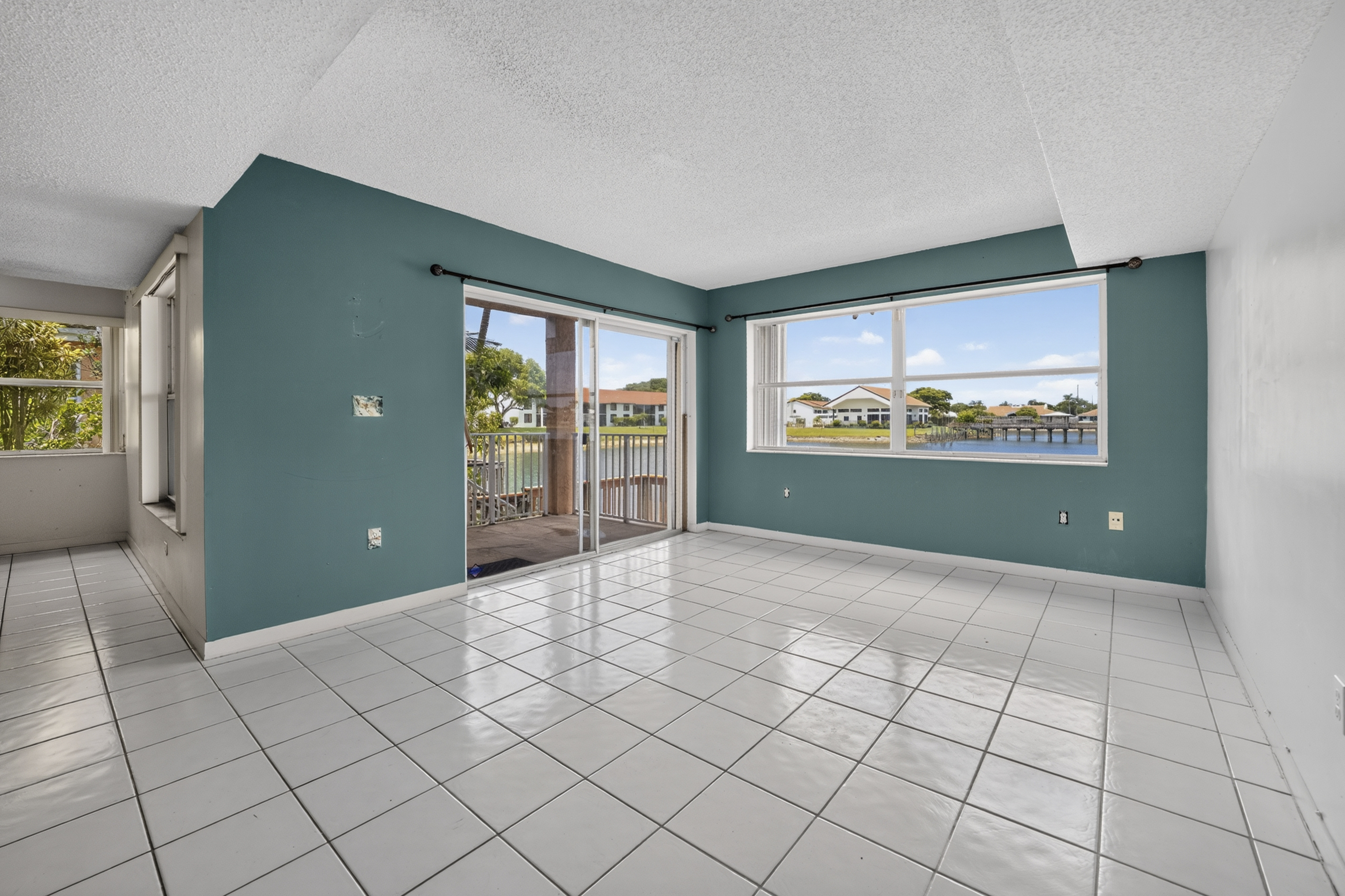3291 NW 44th Street Oakland Park FL 33309