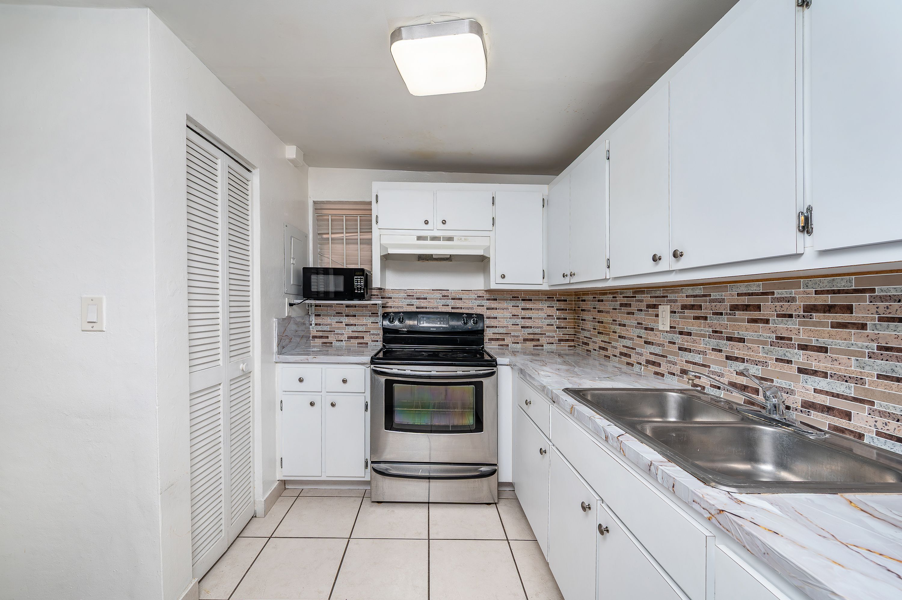 1910 W 56th Street Hialeah FL 33012