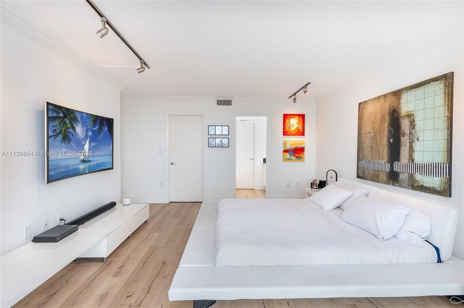 881 Ocean Drive Key Biscayne FL 33149