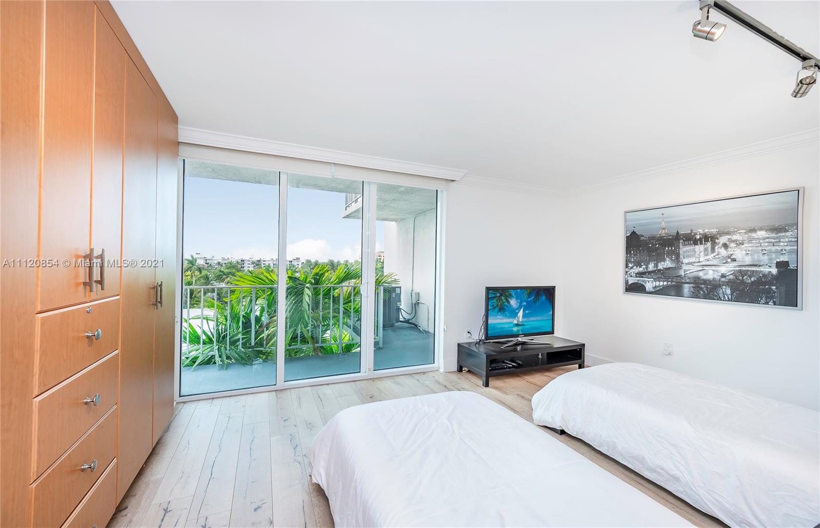 881 Ocean Drive Key Biscayne FL 33149