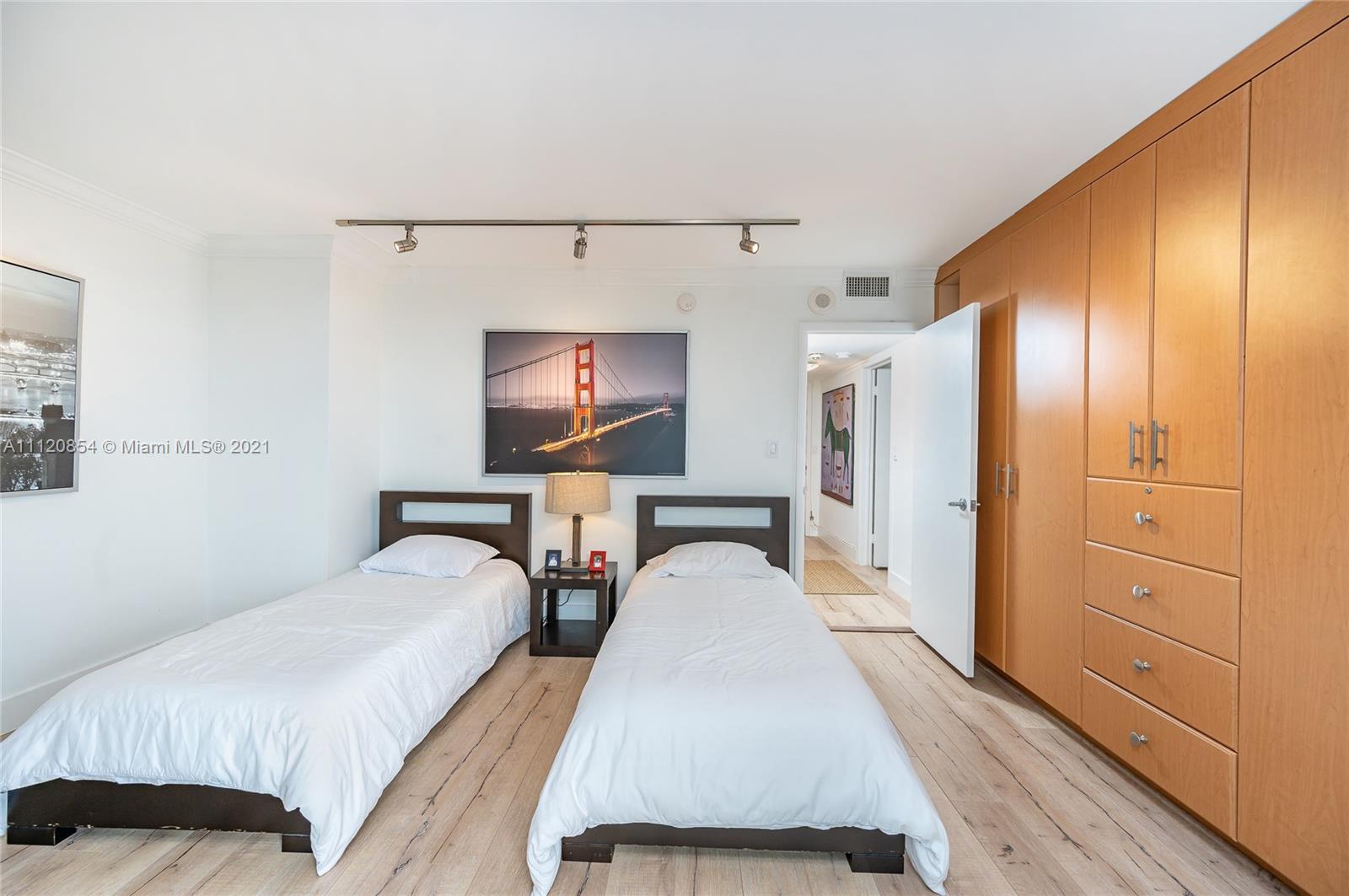 881 Ocean Drive Key Biscayne FL 33149