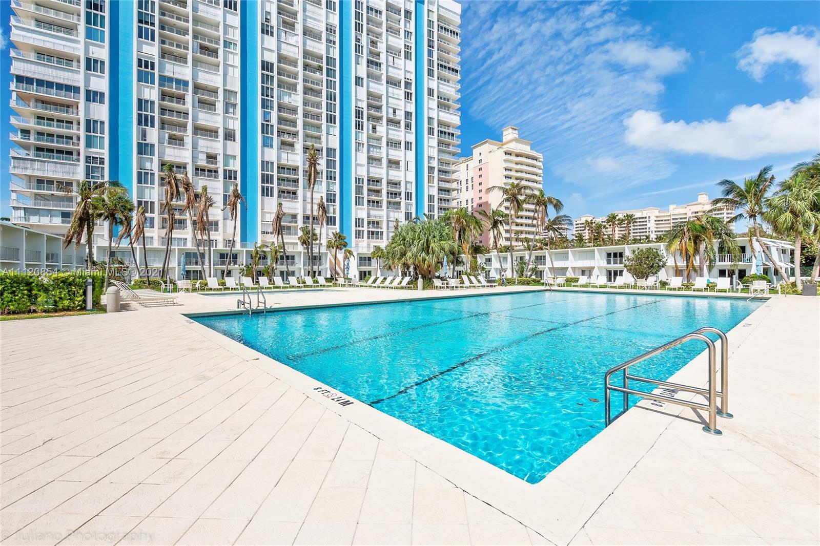 881 Ocean Drive Key Biscayne FL 33149
