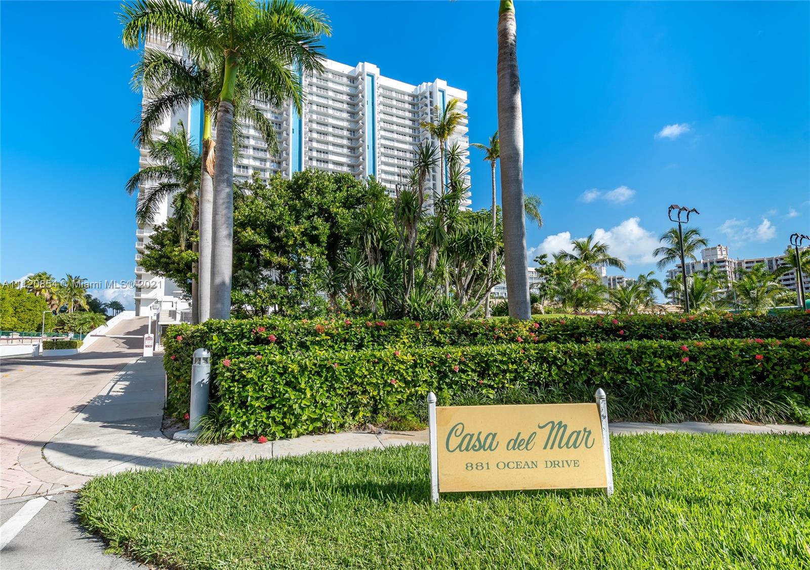 881 Ocean Drive Key Biscayne FL 33149