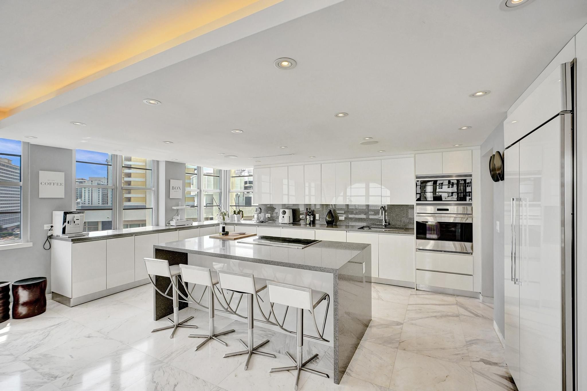 5660 Collins Avenue Miami Beach FL 33140