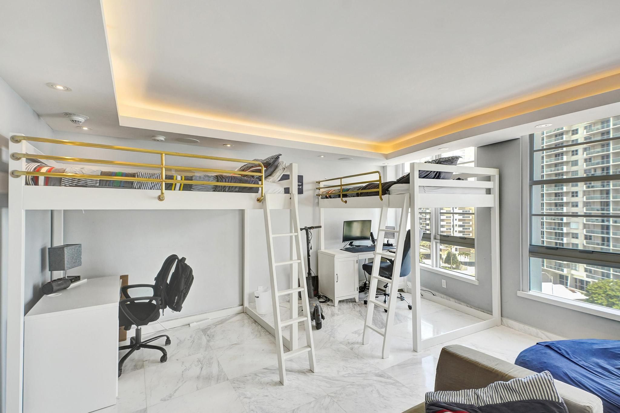 5660 Collins Avenue Miami Beach FL 33140