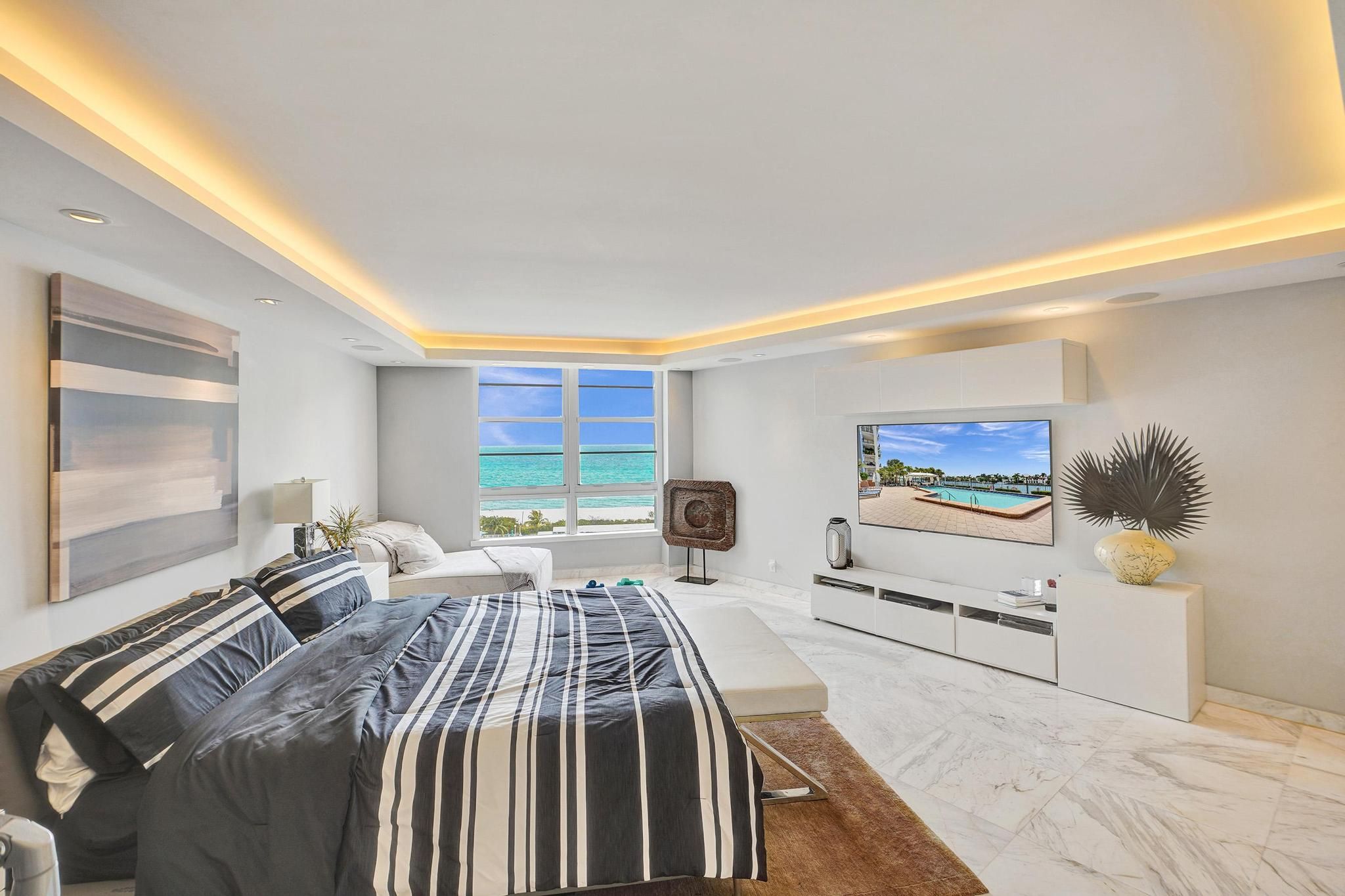 5660 Collins Avenue Miami Beach FL 33140