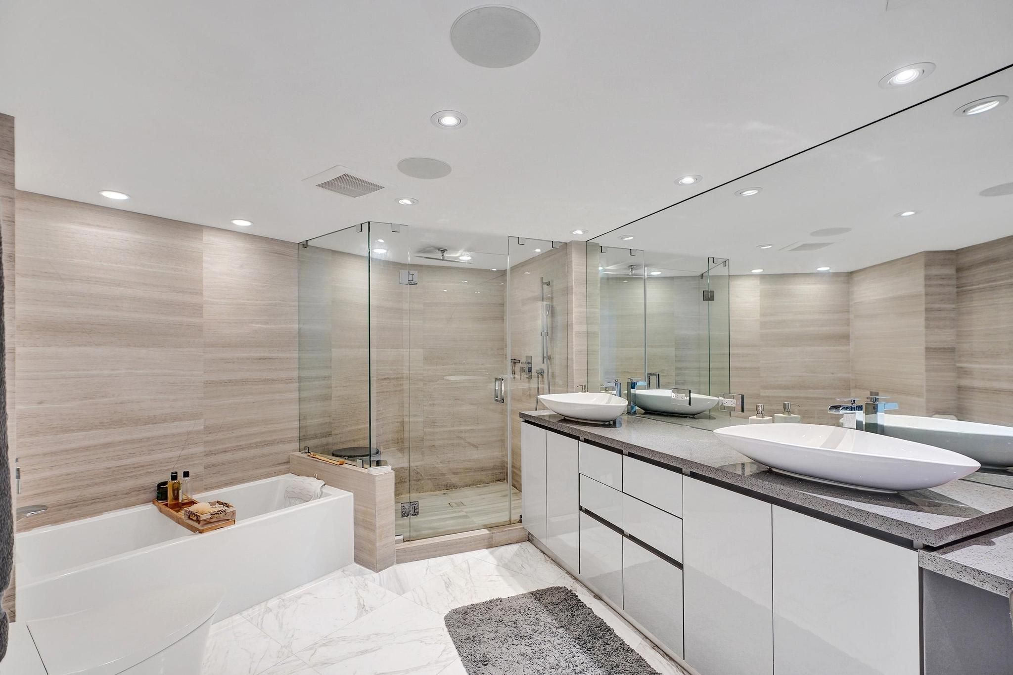 5660 Collins Avenue Miami Beach FL 33140